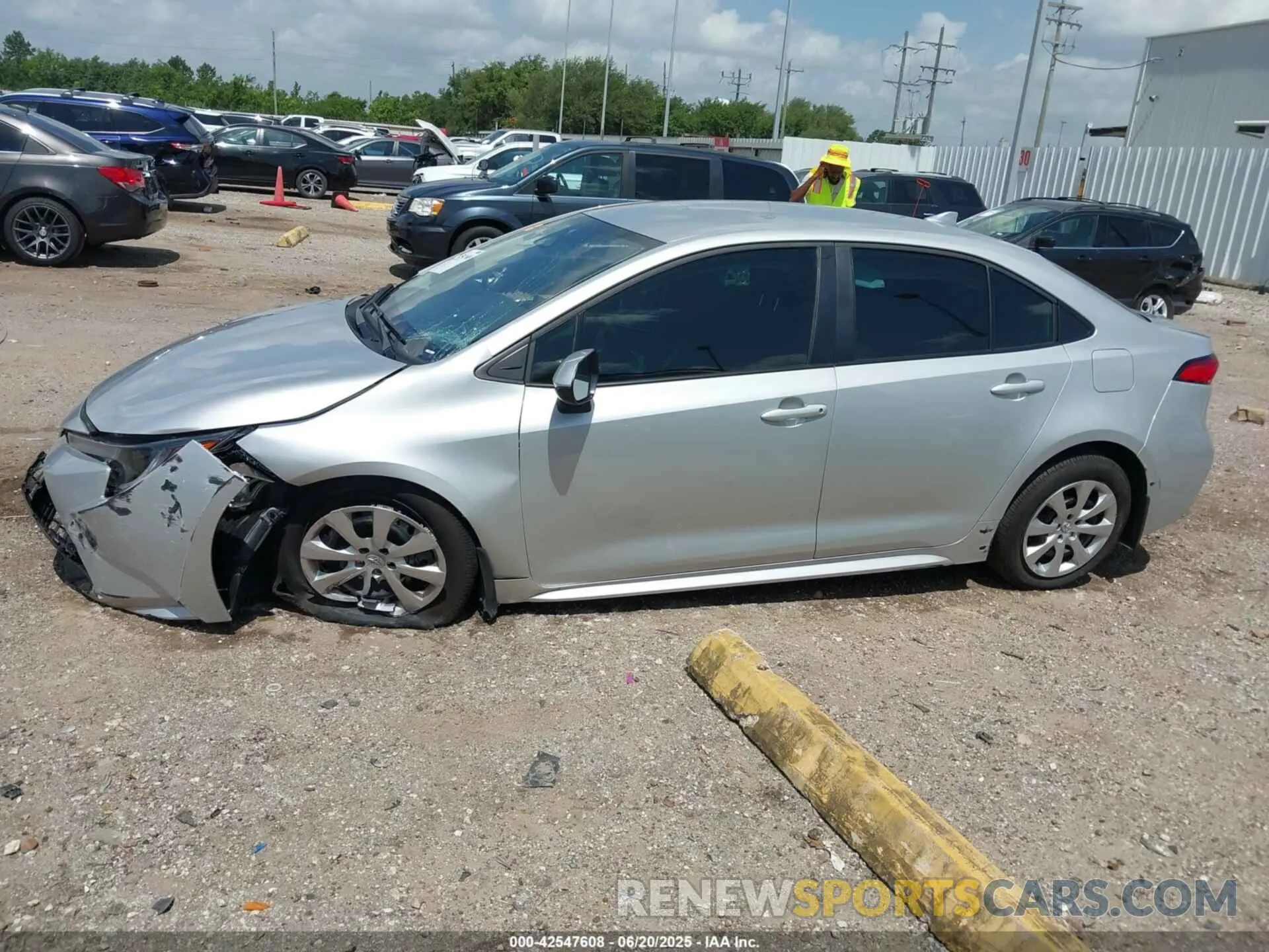 15 Photograph of a damaged car 5YFB4MDE9SP243180 TOYOTA COROLLA 2025