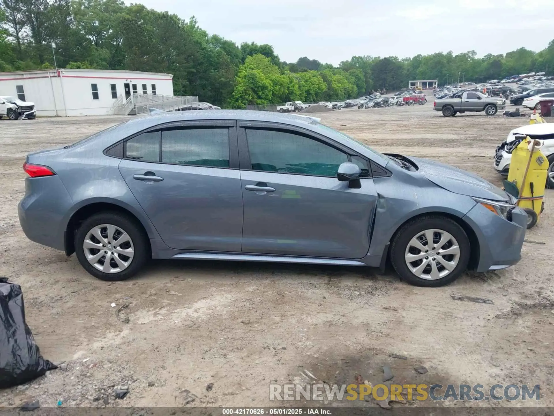 14 Photograph of a damaged car 5YFB4MDE9SP267365 TOYOTA COROLLA 2025