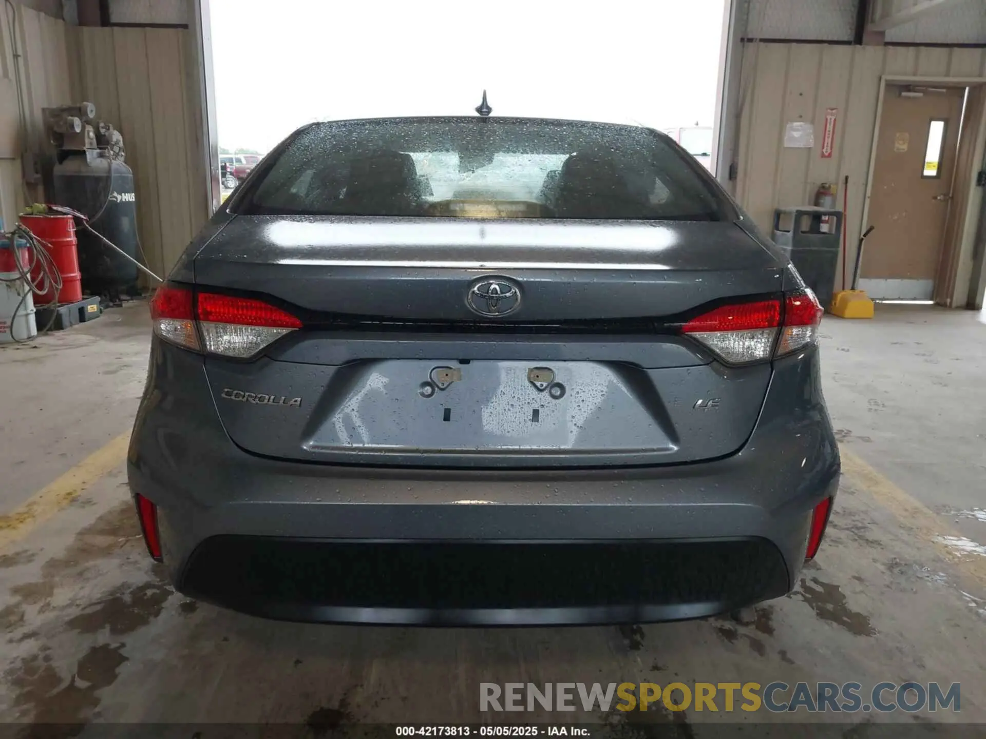 17 Photograph of a damaged car 5YFB4MDEXSP259713 TOYOTA COROLLA 2025