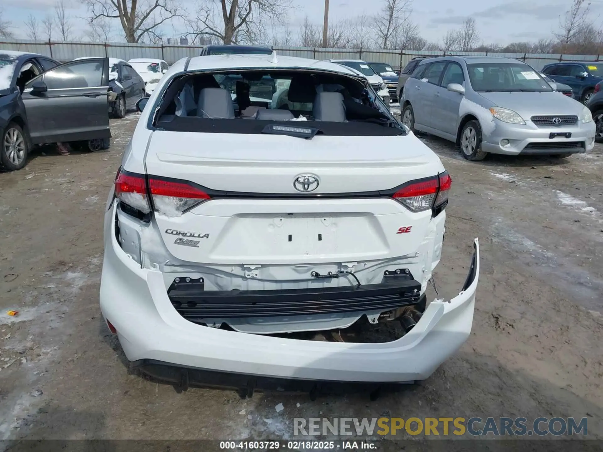 15 Photograph of a damaged car 5YFS4MCE3SP219989 TOYOTA COROLLA 2025