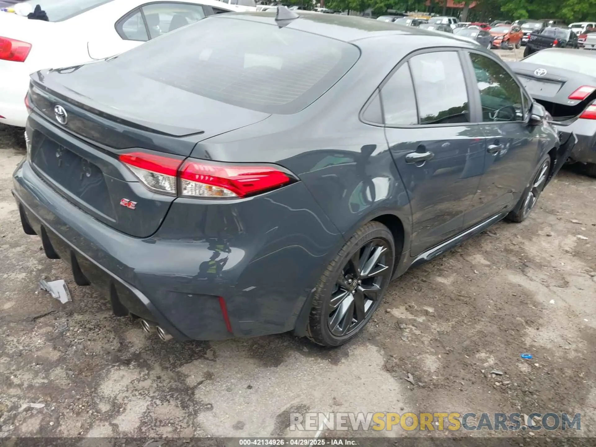 4 Photograph of a damaged car 5YFS4MCE3SP225968 TOYOTA COROLLA 2025