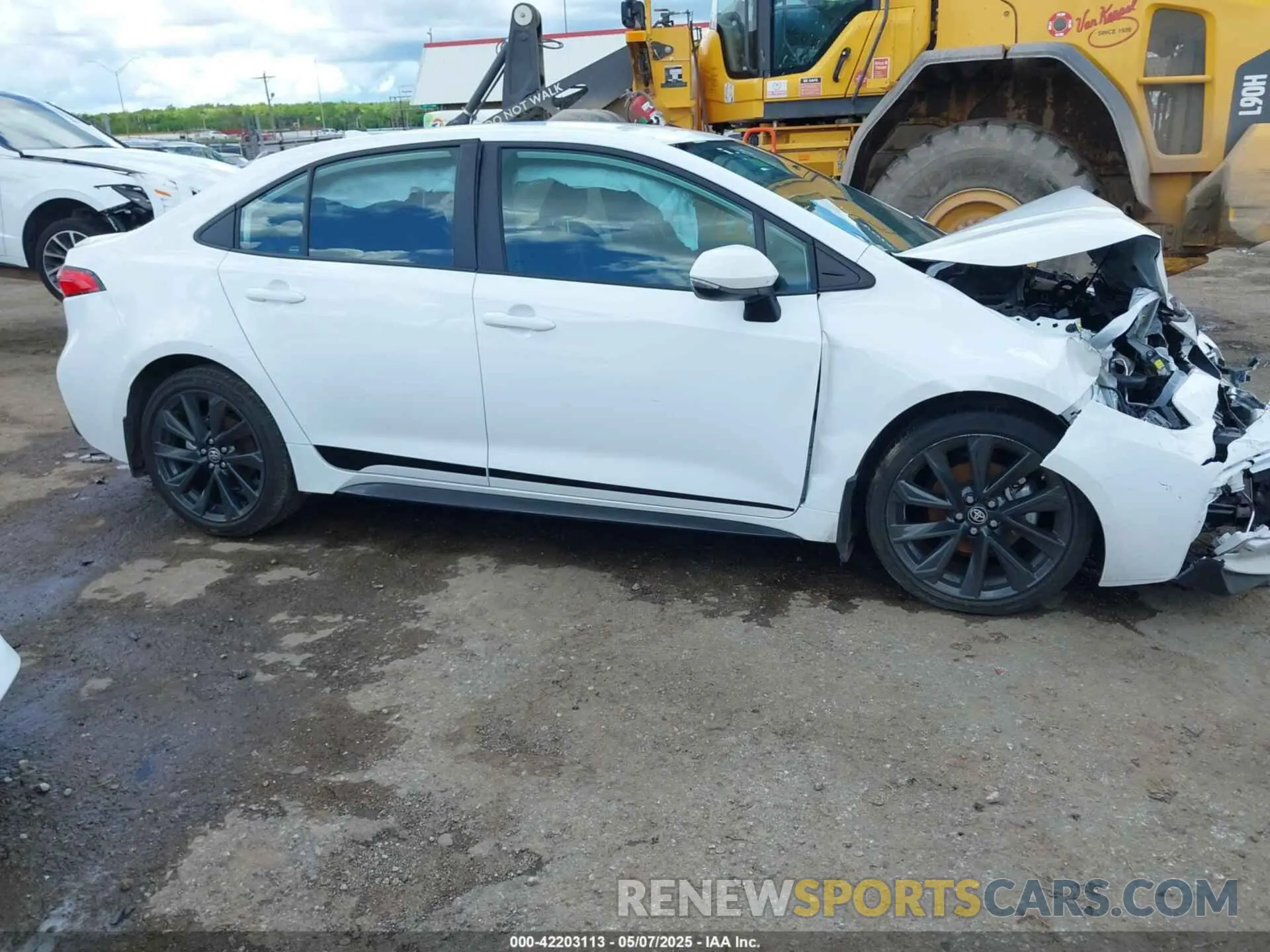 14 Photograph of a damaged car 5YFS4MCE8SP222483 TOYOTA COROLLA 2025