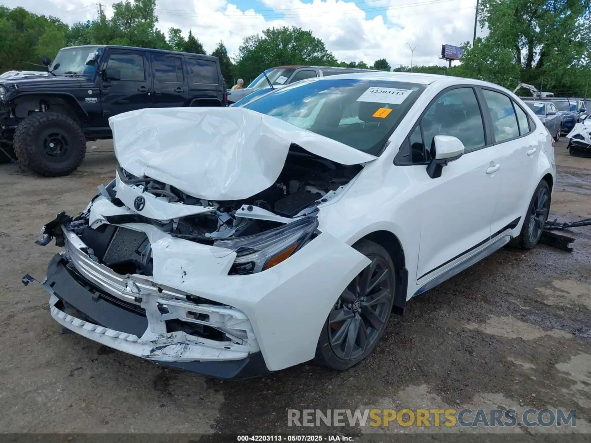2 Photograph of a damaged car 5YFS4MCE8SP222483 TOYOTA COROLLA 2025