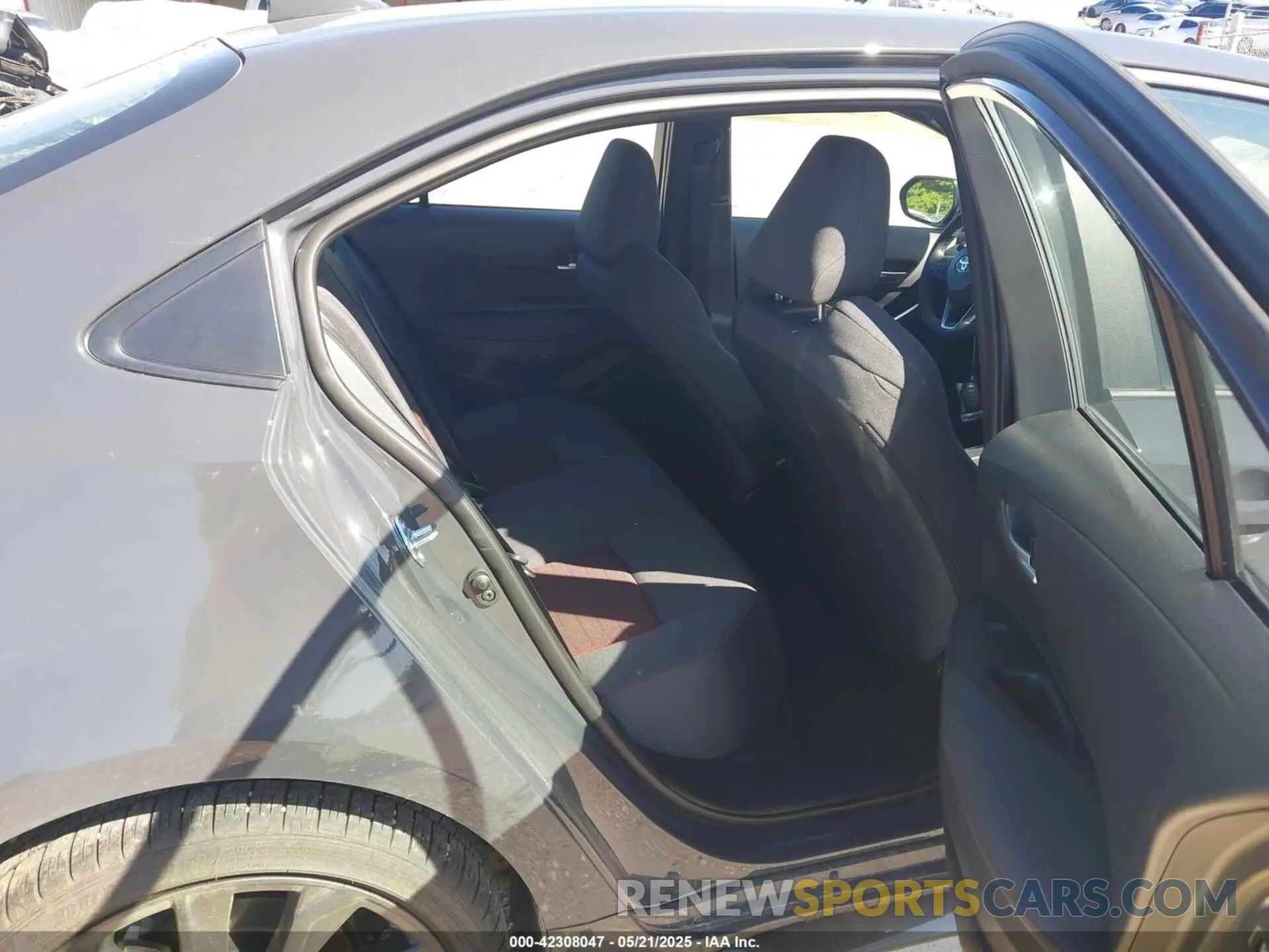 8 Photograph of a damaged car 5YFS4MCE8SP232429 TOYOTA COROLLA 2025