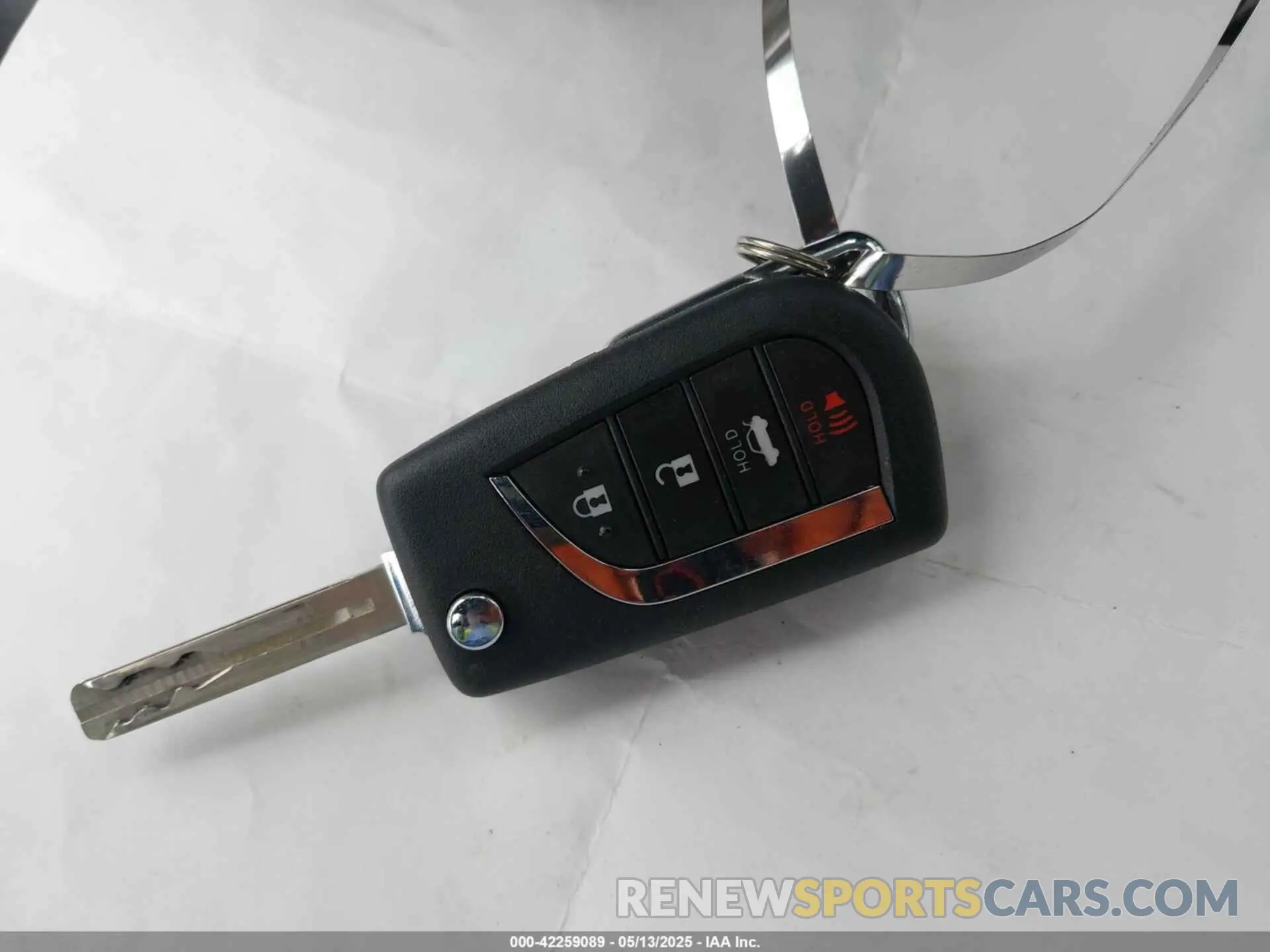 11 Фотография поврежденного автомобиля JTDBCMFE0S3075034 TOYOTA COROLLA 2025