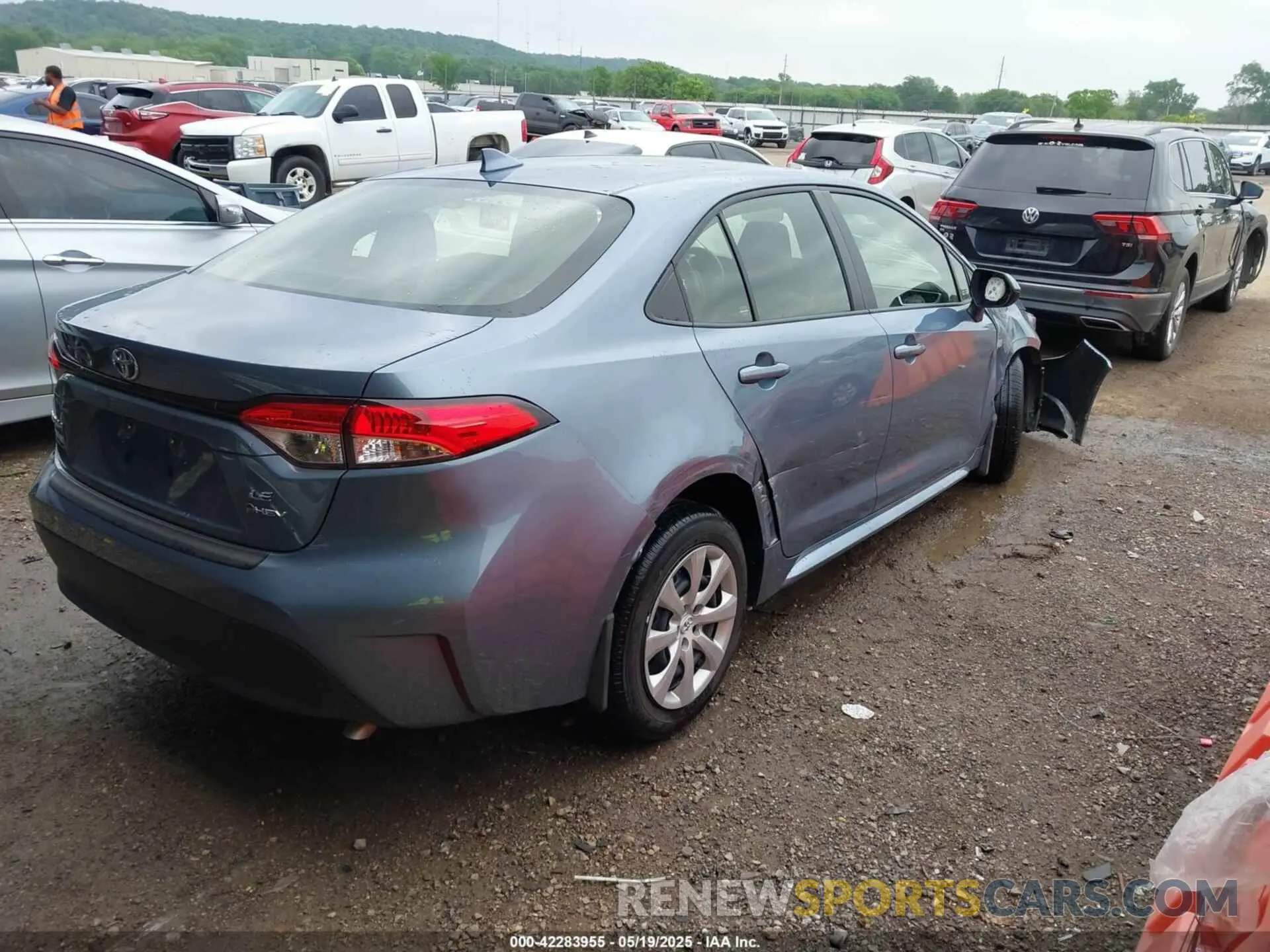 4 Фотография поврежденного автомобиля JTDBCMFE0SJ042143 TOYOTA COROLLA 2025