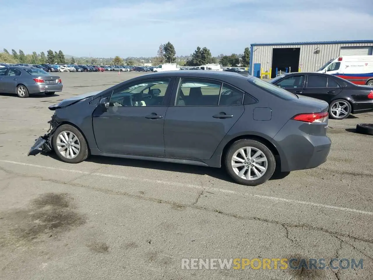 2 Фотография поврежденного автомобиля JTDBCMFE1S3074278 TOYOTA COROLLA 2025