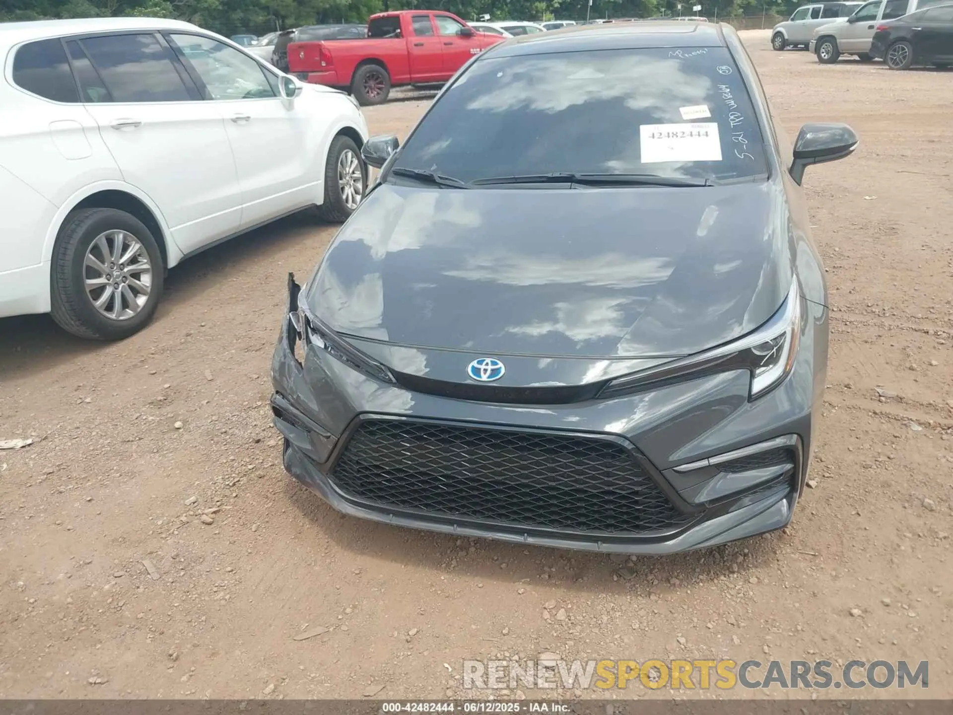 12 Фотография поврежденного автомобиля JTDBCMFE2S3078064 TOYOTA COROLLA 2025