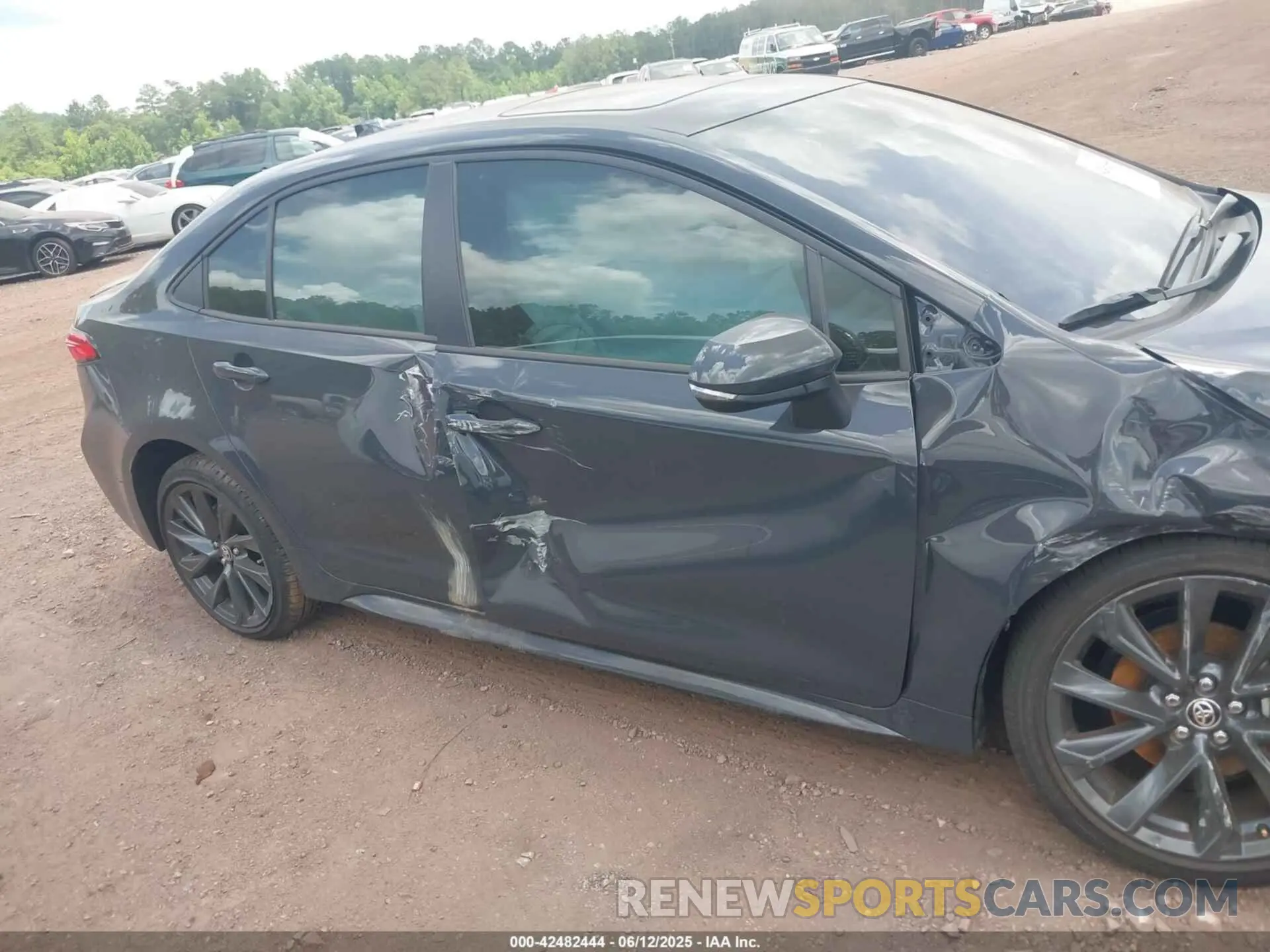 13 Фотография поврежденного автомобиля JTDBCMFE2S3078064 TOYOTA COROLLA 2025