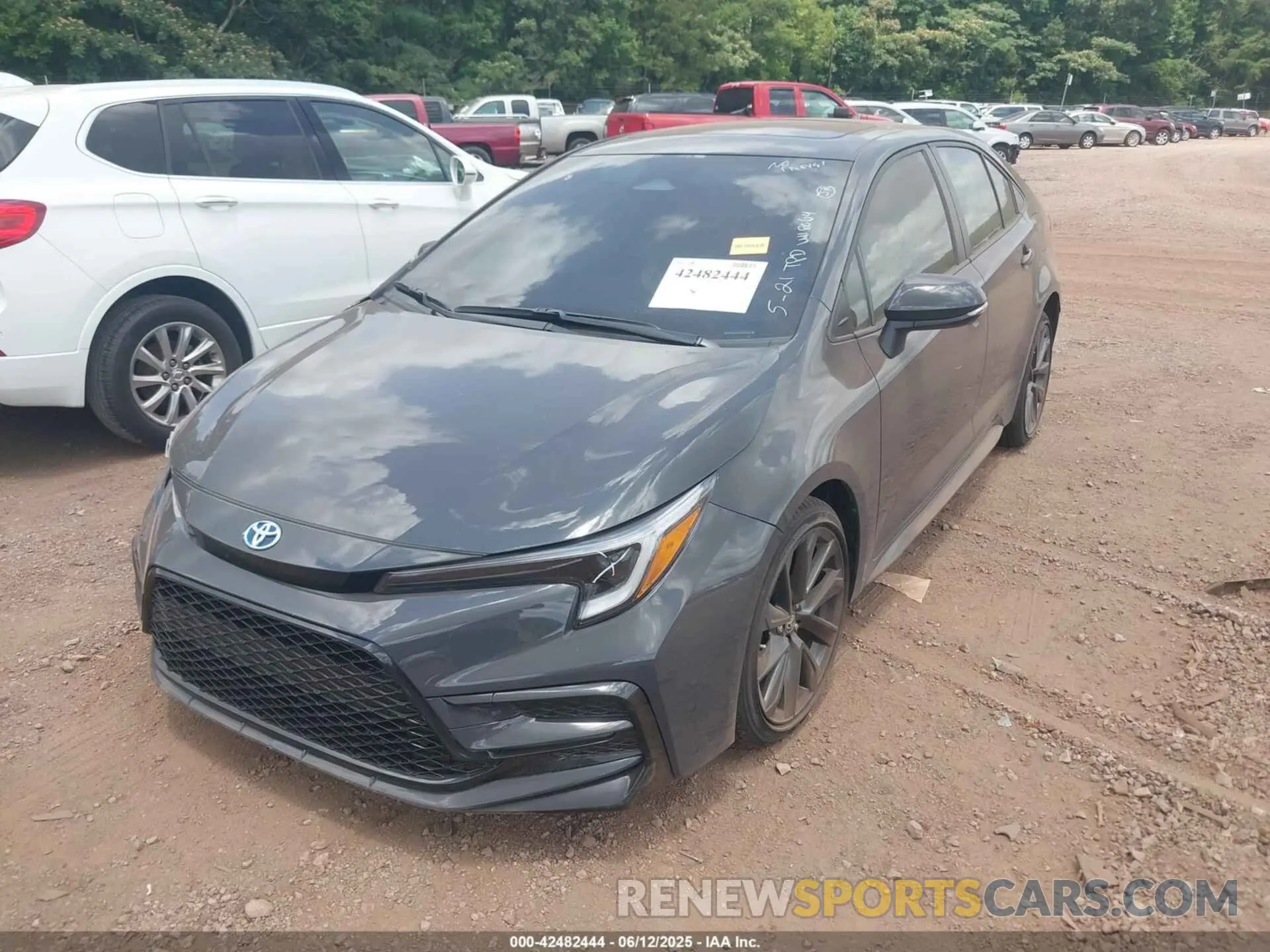 2 Фотография поврежденного автомобиля JTDBCMFE2S3078064 TOYOTA COROLLA 2025