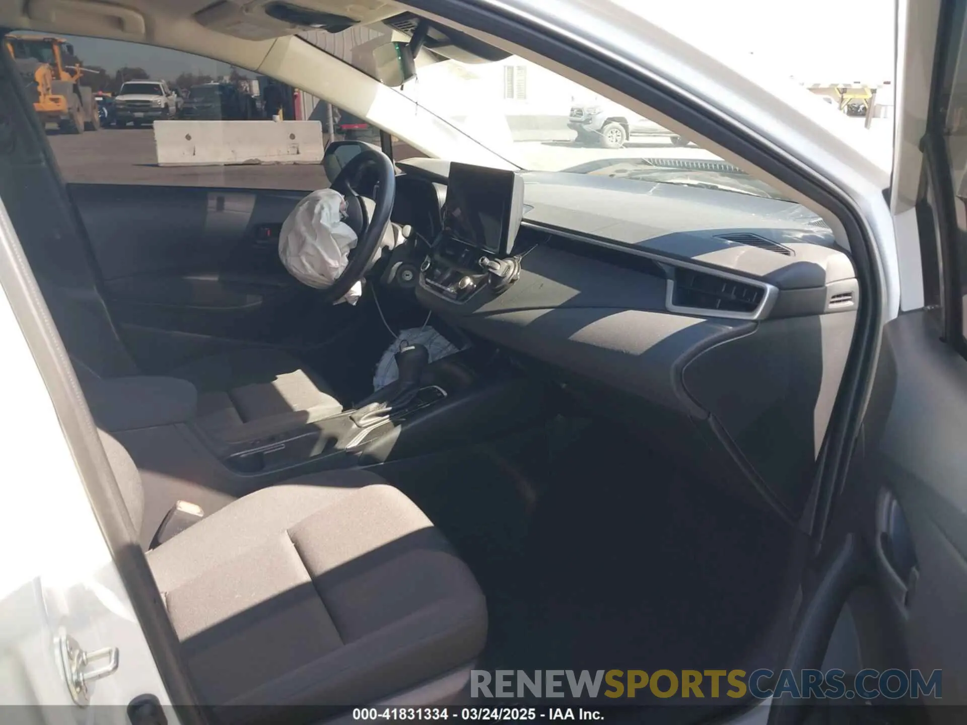 5 Photograph of a damaged car JTDBCMFE4S3069284 TOYOTA COROLLA 2025