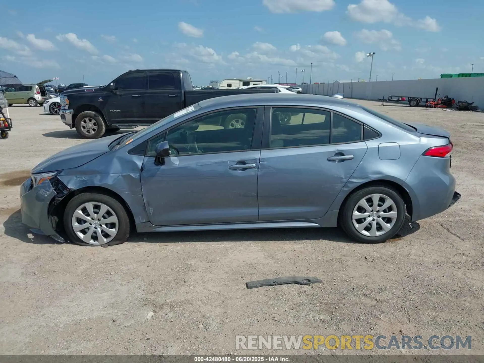14 Фотография поврежденного автомобиля JTDBCMFE4S3087154 TOYOTA COROLLA 2025