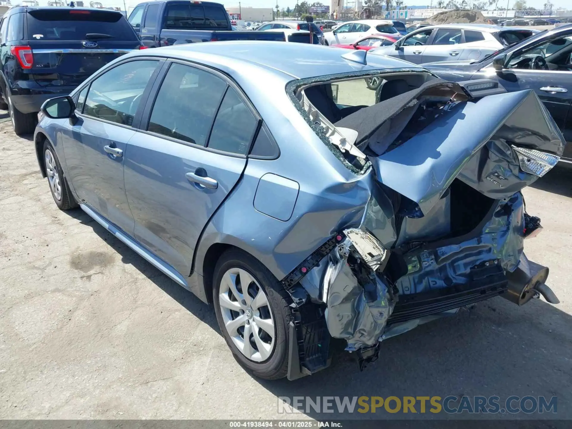 3 Фотография поврежденного автомобиля JTDBCMFE5S3071674 TOYOTA COROLLA 2025