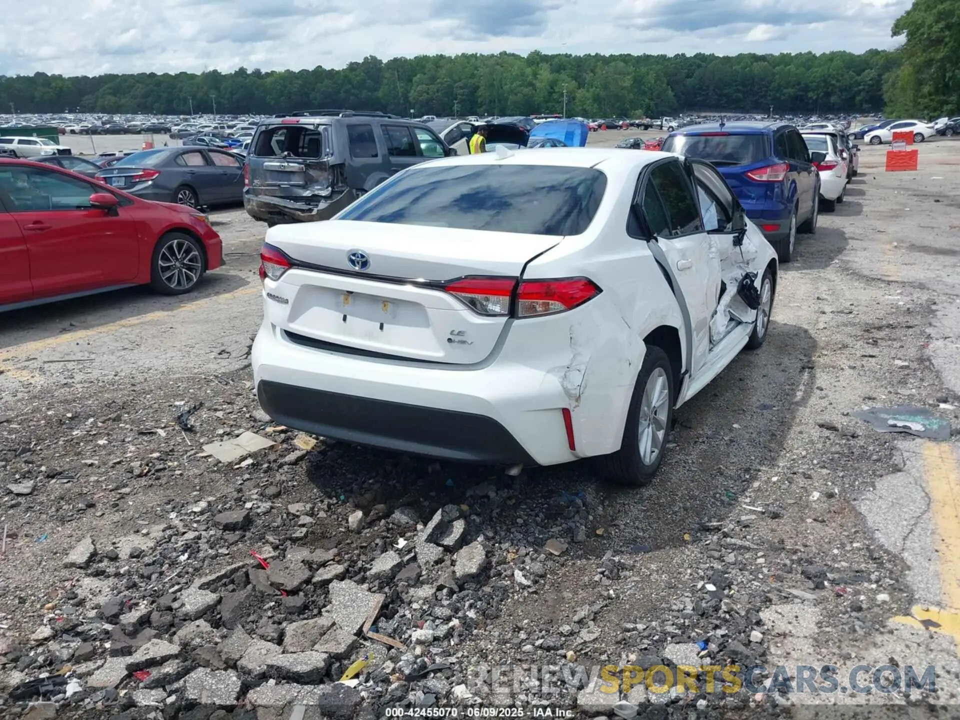4 Photograph of a damaged car JTDBCMFE5SJ043191 TOYOTA COROLLA 2025