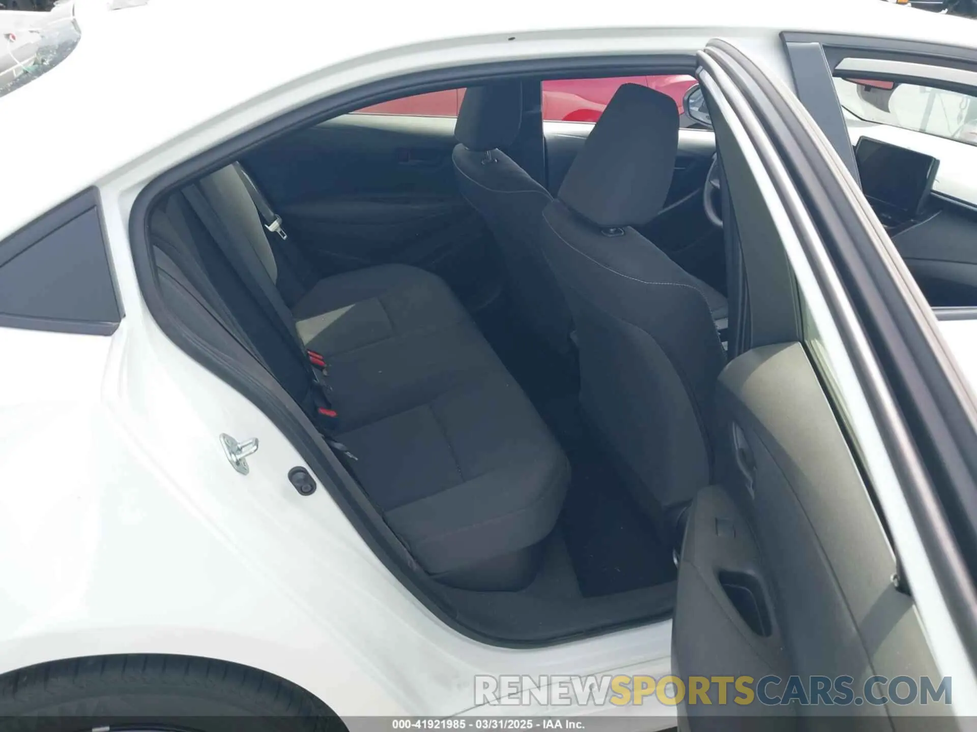 8 Фотография поврежденного автомобиля JTDBCMFE6S3074311 TOYOTA COROLLA 2025