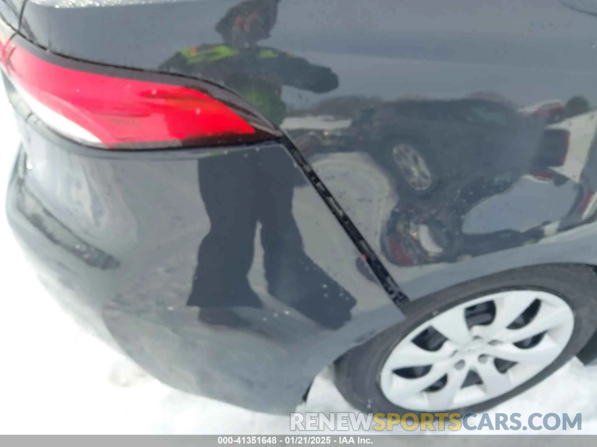21 Photograph of a damaged car JTDBCMFE6S3074406 TOYOTA COROLLA 2025