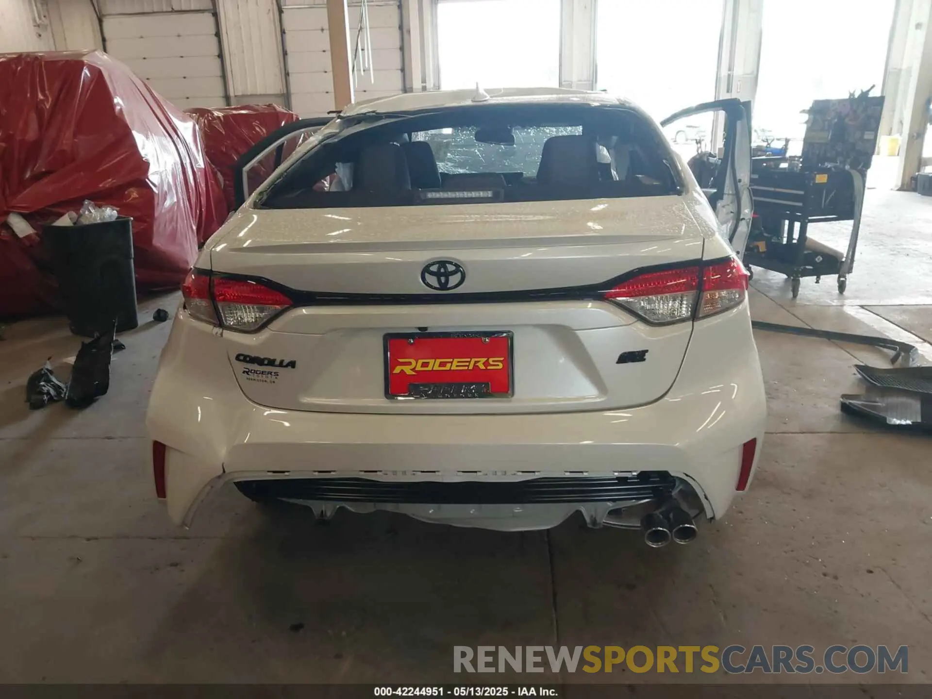 17 Photograph of a damaged car JTDS4MCE2SJ108564 TOYOTA COROLLA 2025