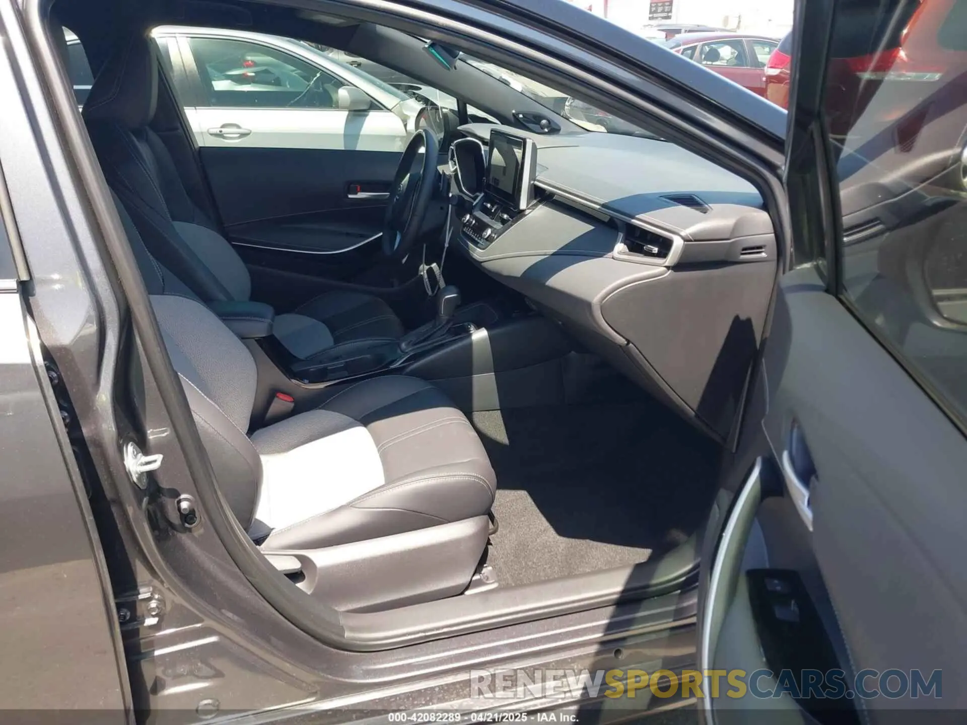 5 Фотография поврежденного автомобиля JTNC4MBE8S3236331 TOYOTA COROLLA 2025