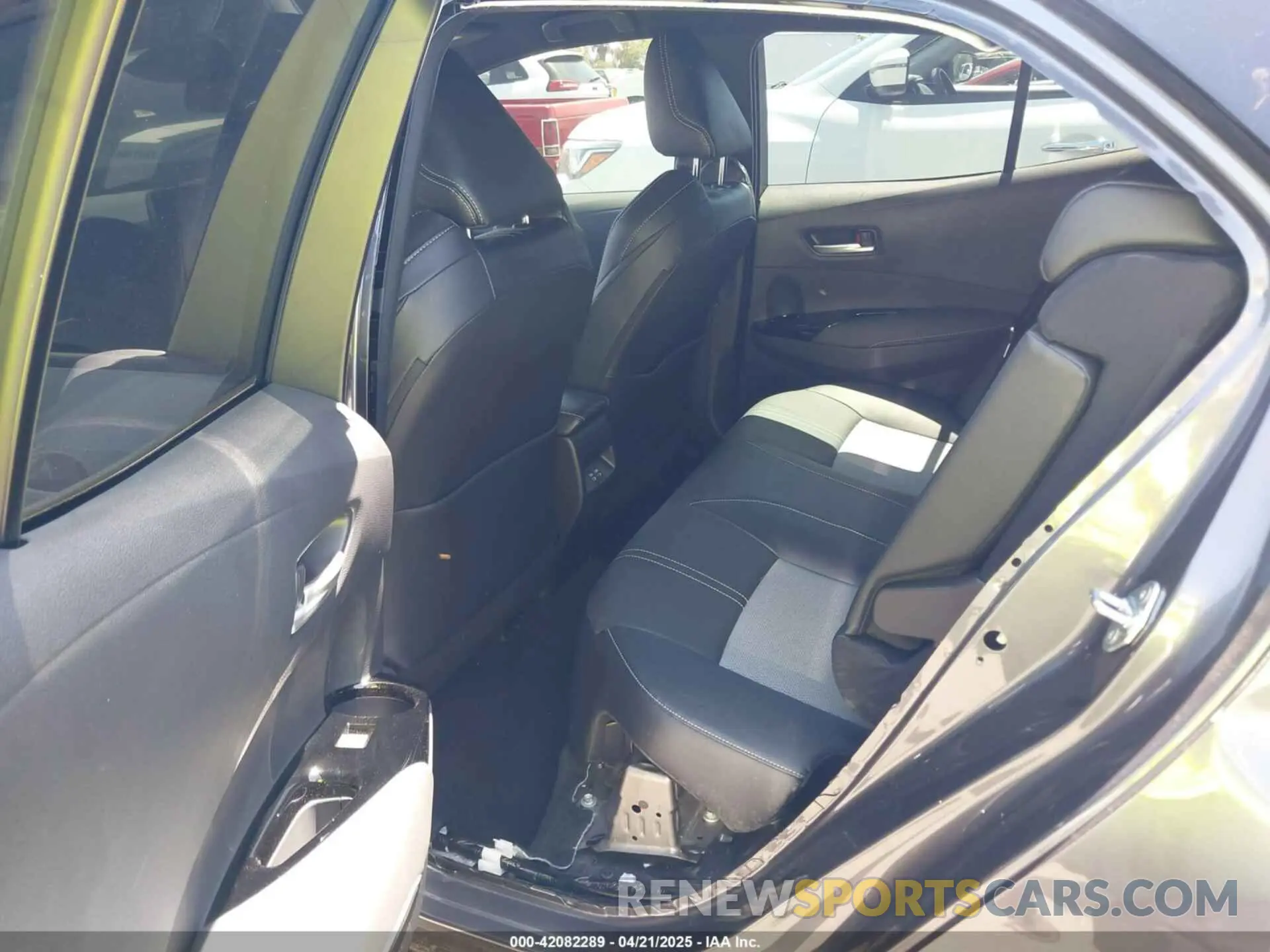 8 Фотография поврежденного автомобиля JTNC4MBE8S3236331 TOYOTA COROLLA 2025