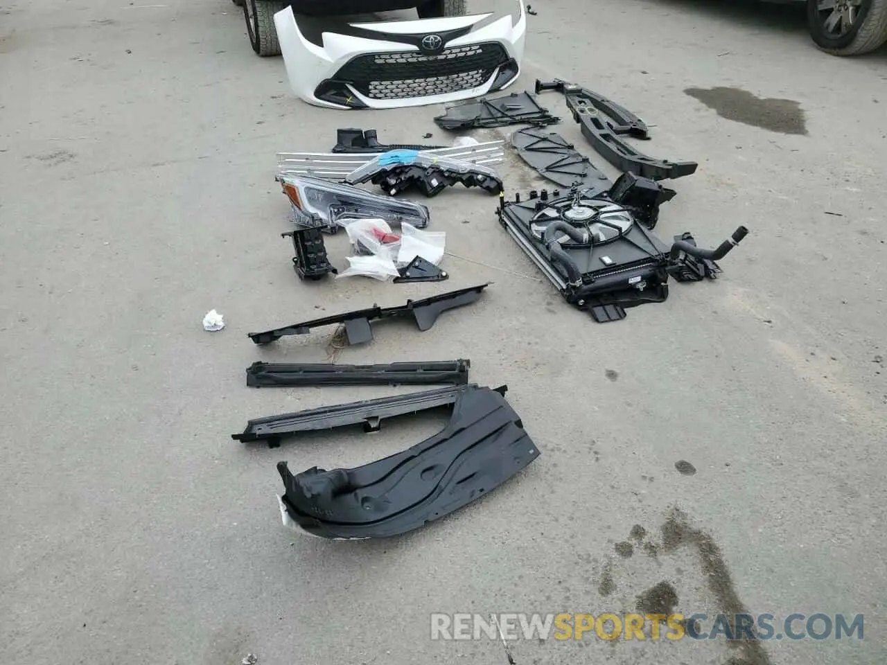13 Photograph of a damaged car JTND4MBE4S3235004 TOYOTA COROLLA 2025