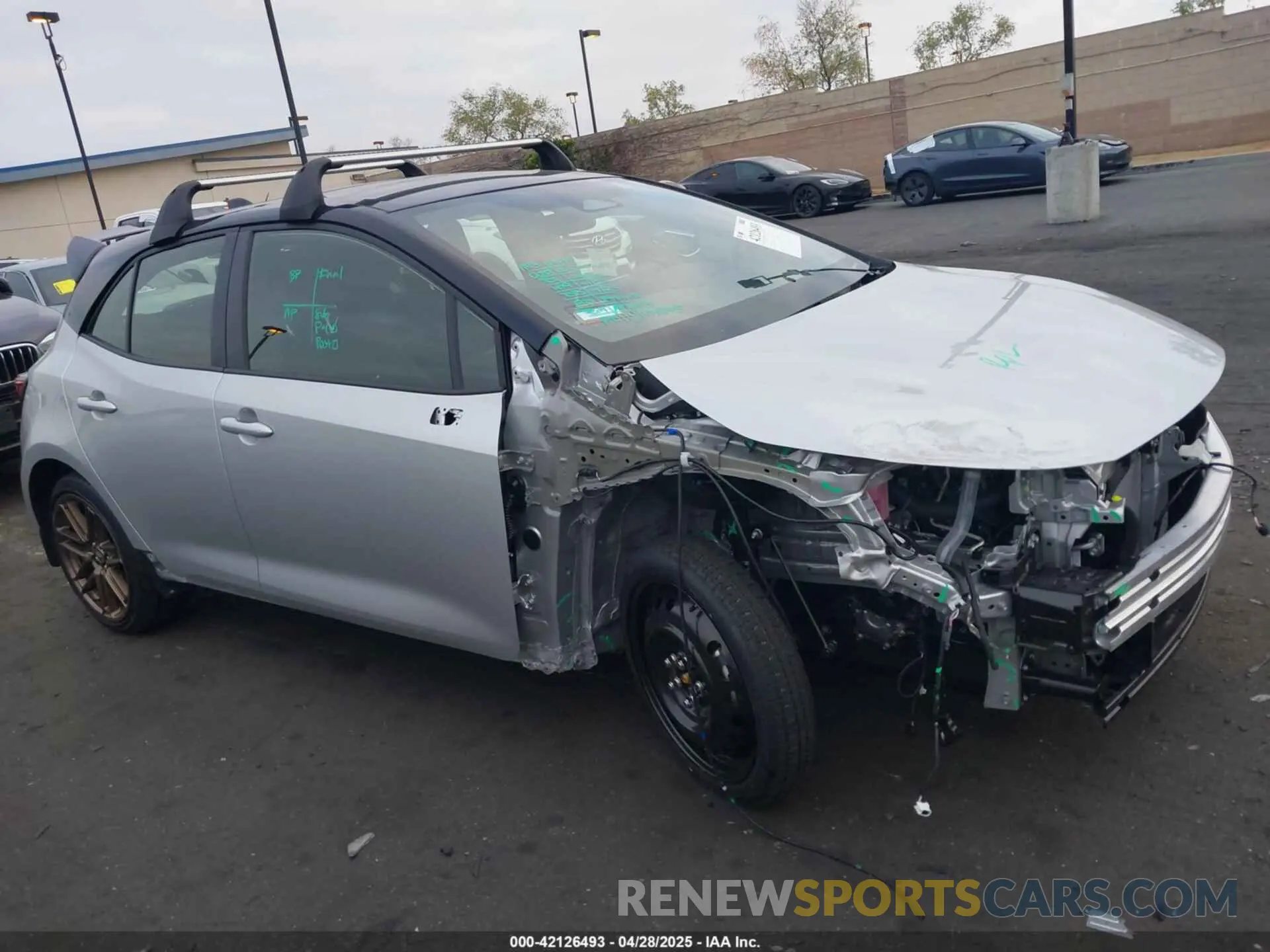 14 Photograph of a damaged car JTND4MBE4S3246133 TOYOTA COROLLA 2025