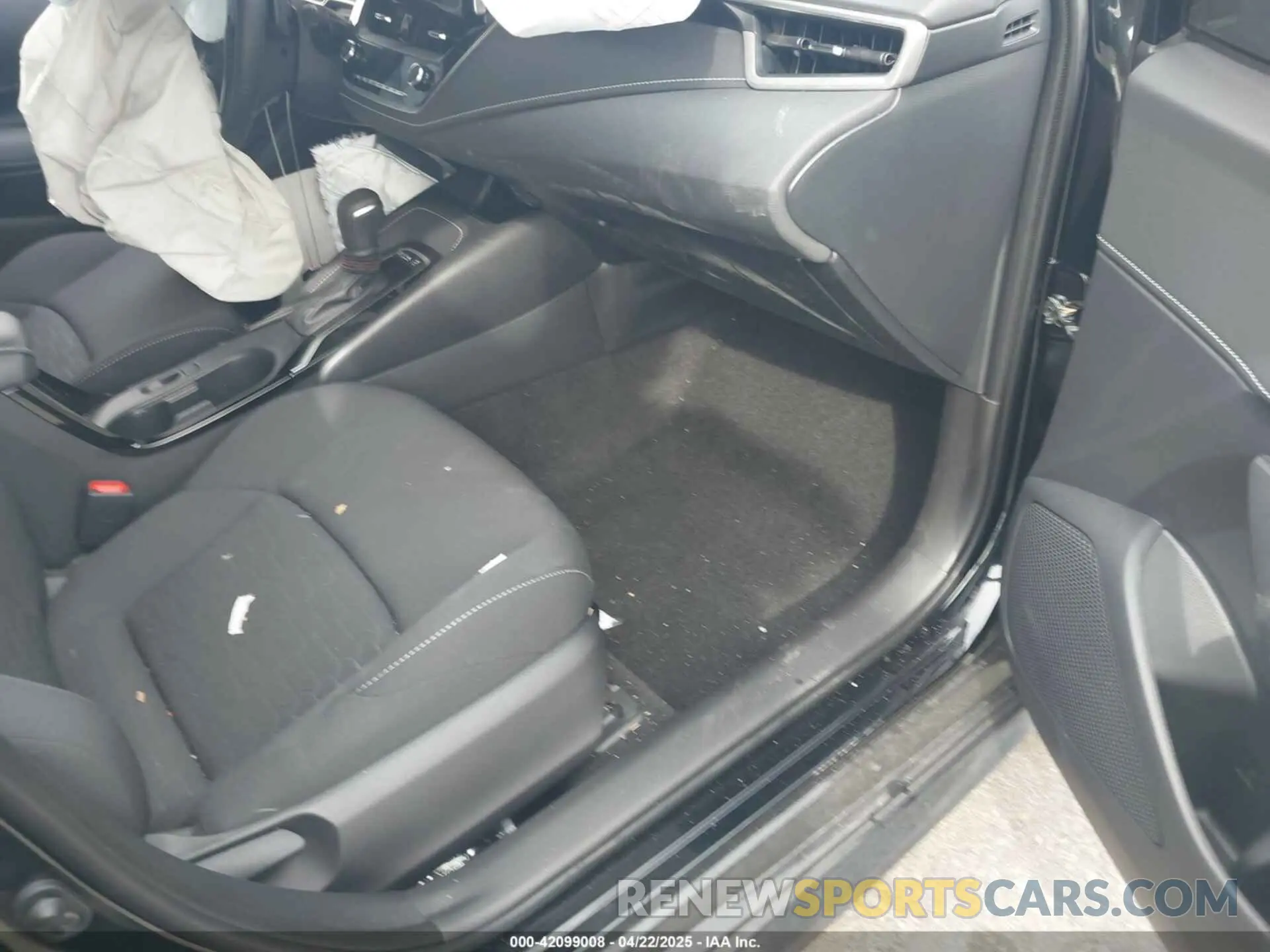 5 Photograph of a damaged car JTND4MBE8S3236298 TOYOTA COROLLA 2025