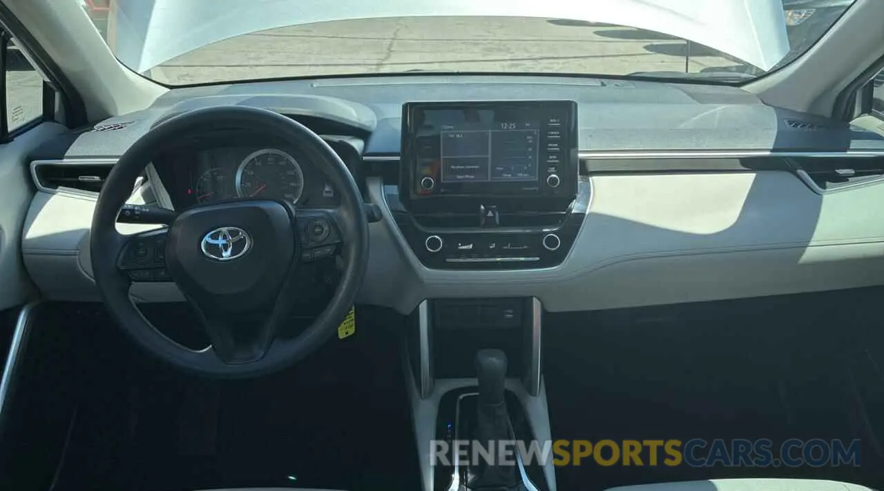9 Фотография поврежденного автомобиля 7MUAAAAG5NV033735 TOYOTA COROLLA CR 2022