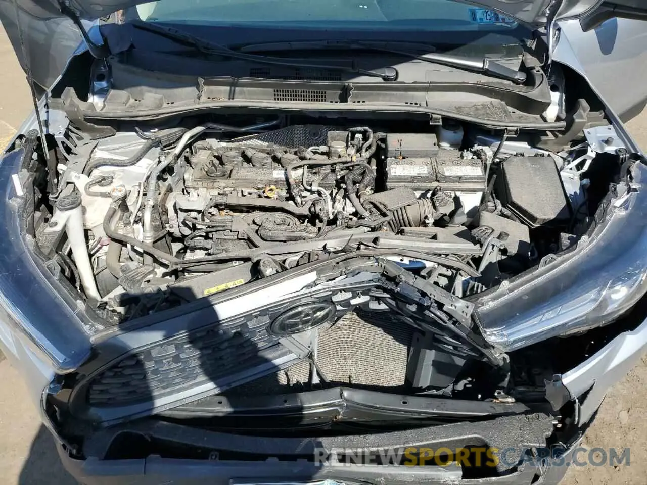 14 Photograph of a damaged car 7MUAAABG0NV011057 TOYOTA COROLLA CR 2022
