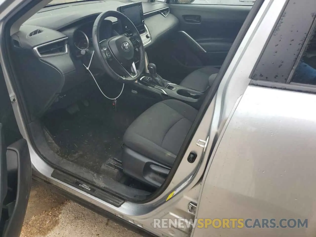 7 Photograph of a damaged car 7MUBAAAG3NV027601 TOYOTA COROLLA CR 2022