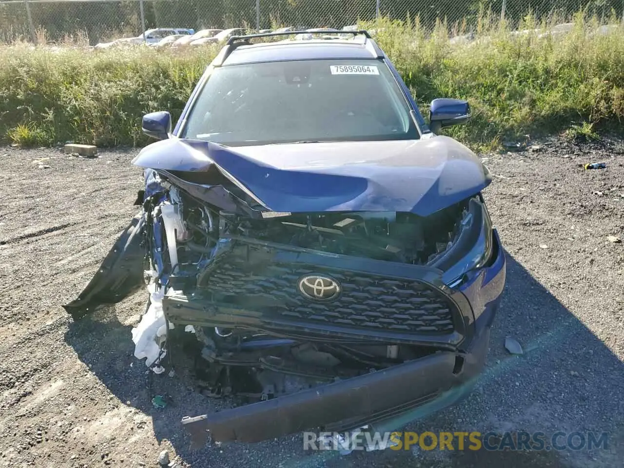 5 Photograph of a damaged car 7MUCAABG4NV040389 TOYOTA COROLLA CR 2022