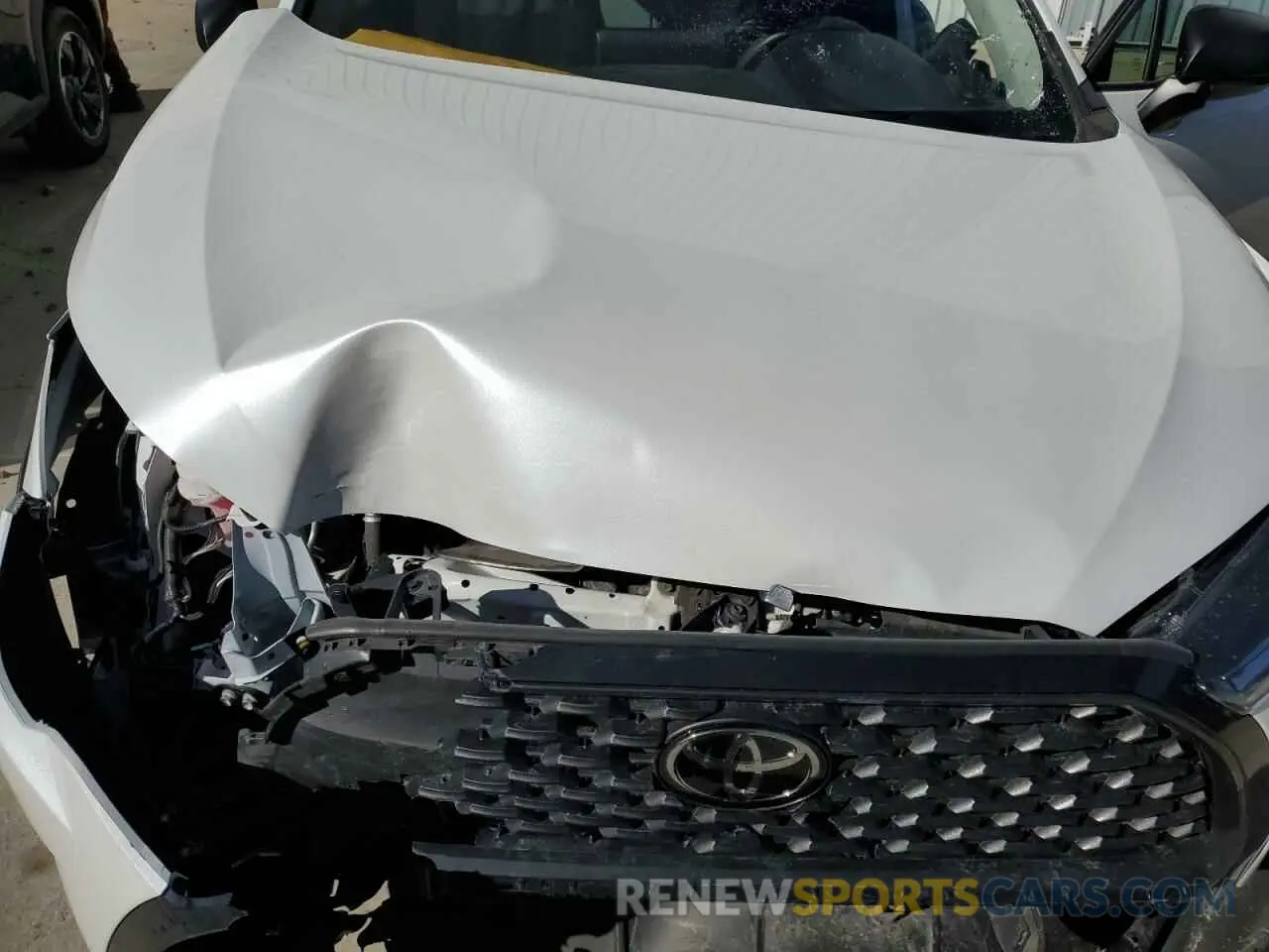12 Photograph of a damaged car 7MUAAABG2PV052714 TOYOTA COROLLA CR 2023