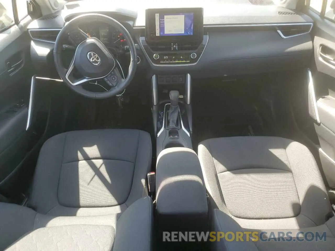 8 Фотография поврежденного автомобиля 7MUBAABG3PV064875 TOYOTA COROLLA CR 2023
