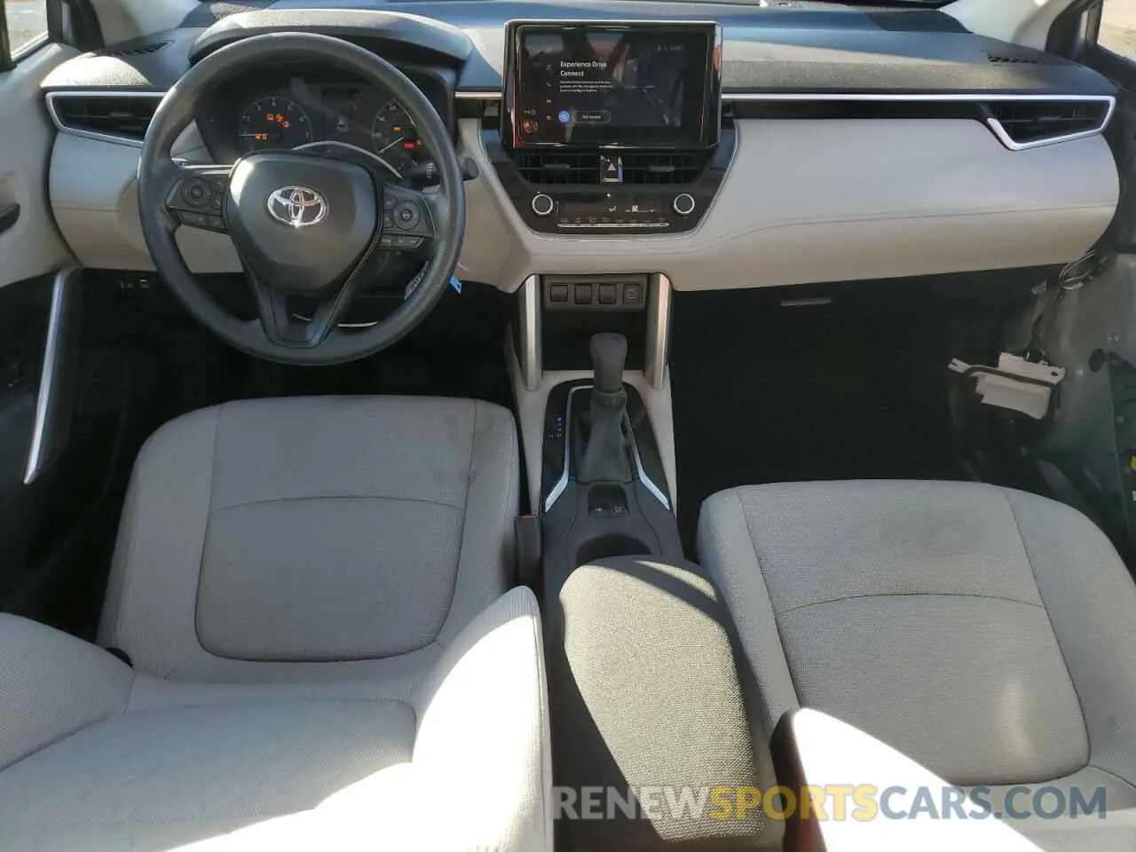8 Фотография поврежденного автомобиля 7MUAAABG5RV099755 TOYOTA COROLLA CR 2024