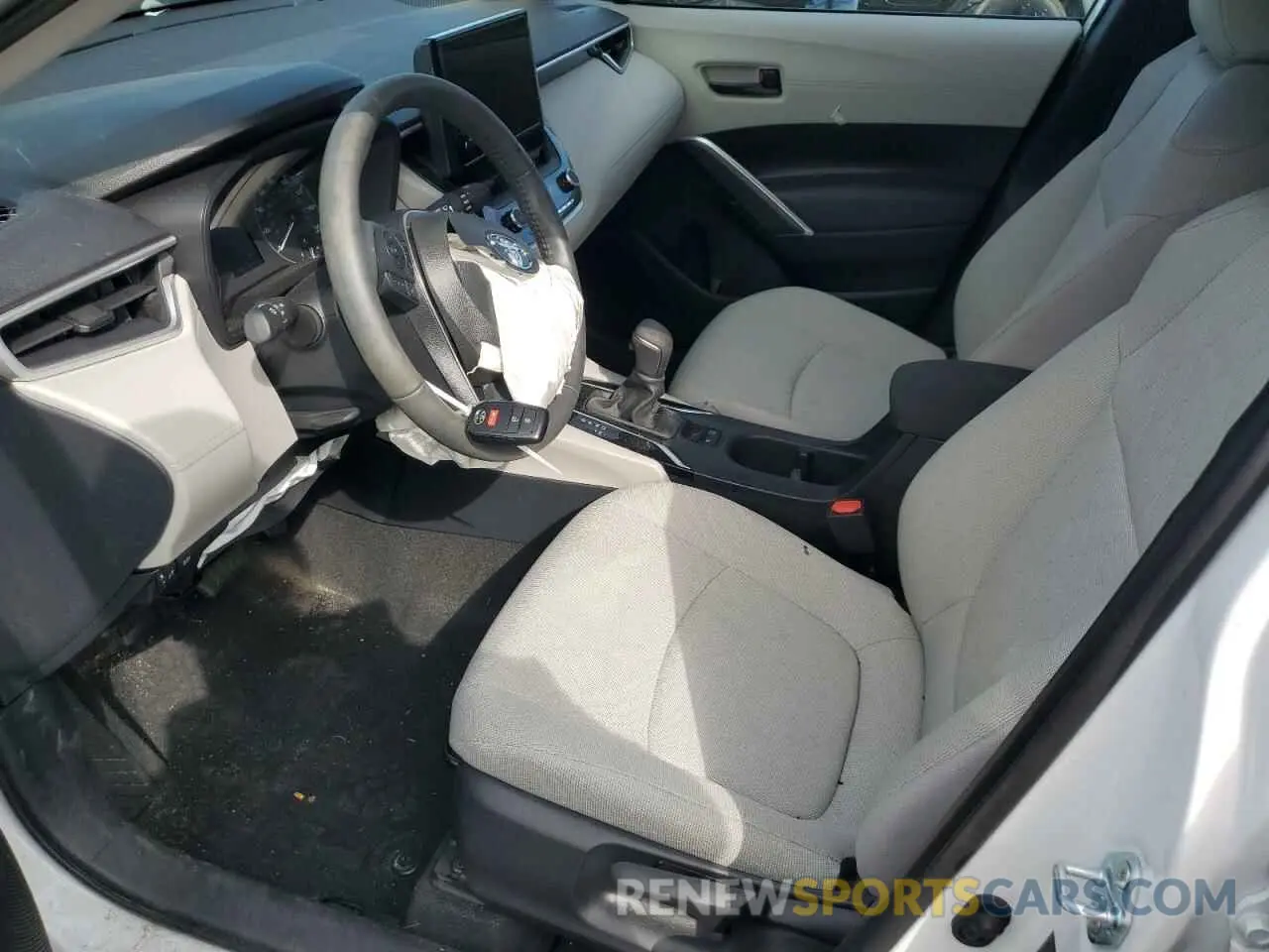 7 Photograph of a damaged car 7MUBAABG4RV085821 TOYOTA COROLLA CR 2024