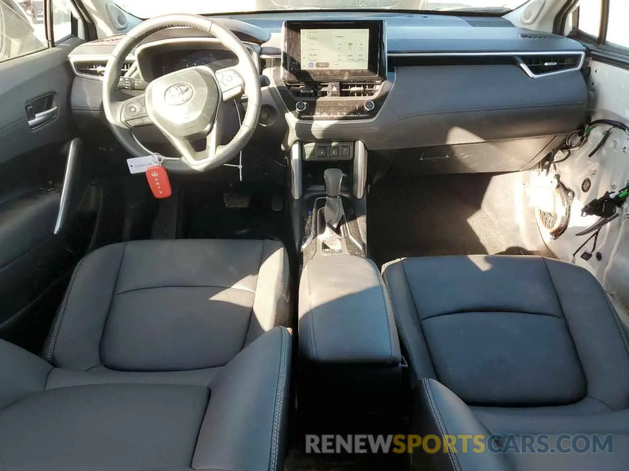 8 Фотография поврежденного автомобиля 7MUDAAAGXRV084960 TOYOTA COROLLA CR 2024