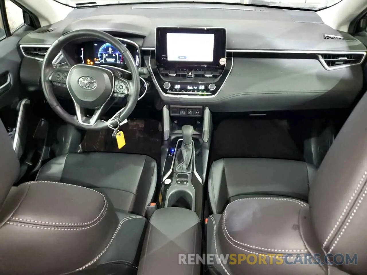 8 Фотография поврежденного автомобиля 7MUEAAAG3RV074730 TOYOTA COROLLA CR 2024