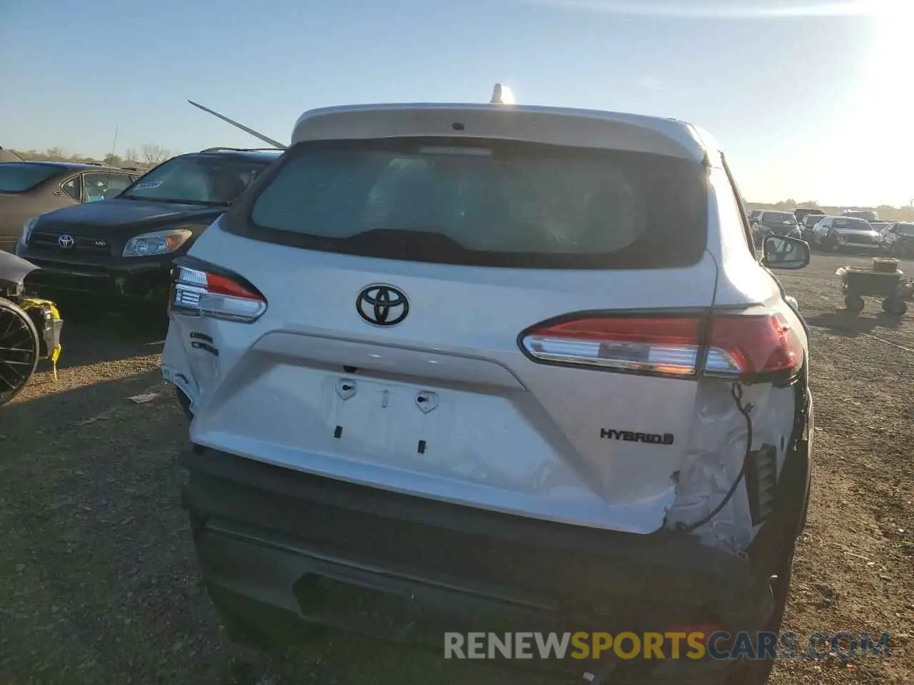 6 Photograph of a damaged car 7MUFBABG9RV017870 TOYOTA COROLLA CR 2024