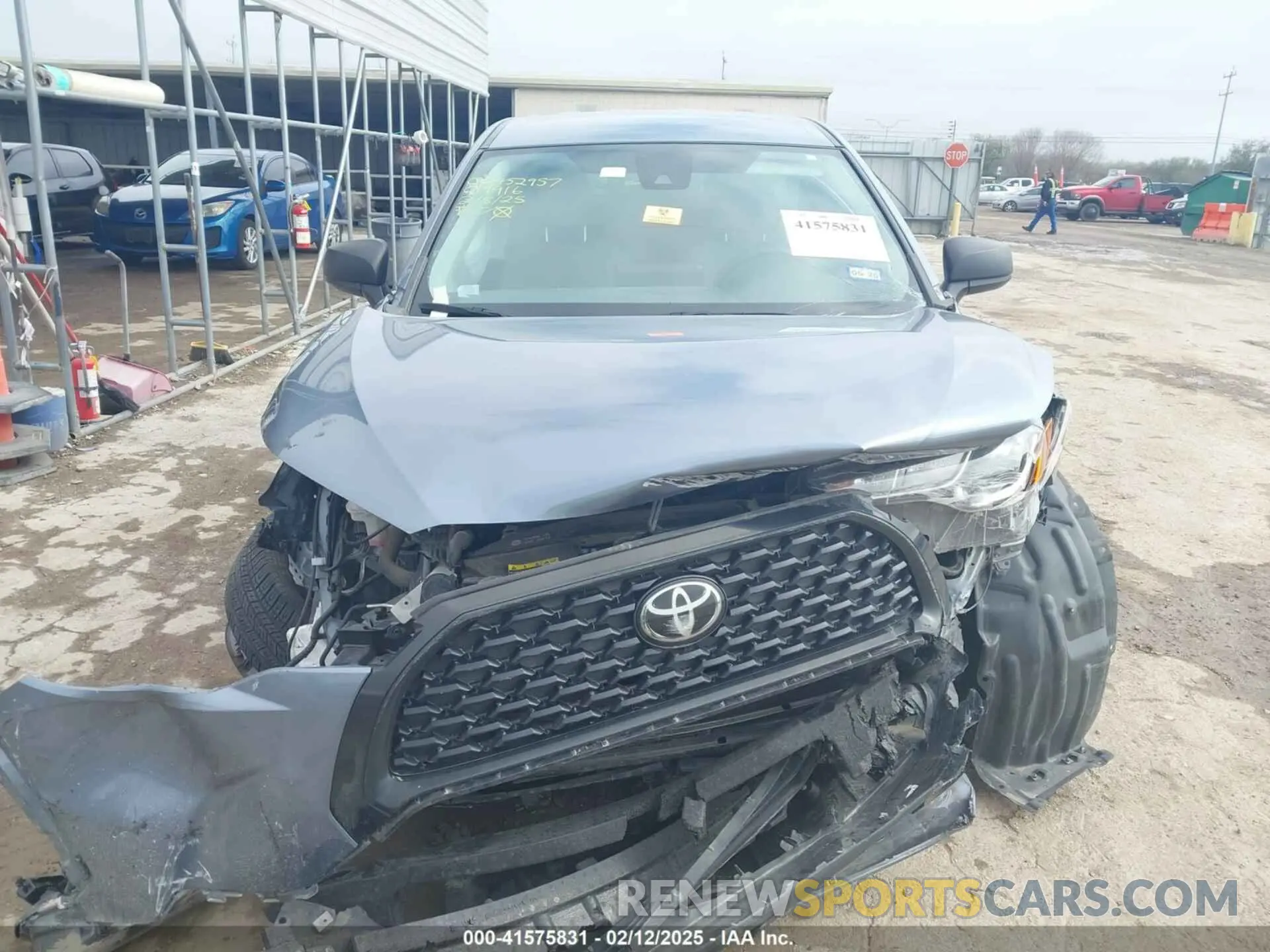 12 Фотография поврежденного автомобиля 7MUAAAAG2NV014916 TOYOTA COROLLA CROSS 2022