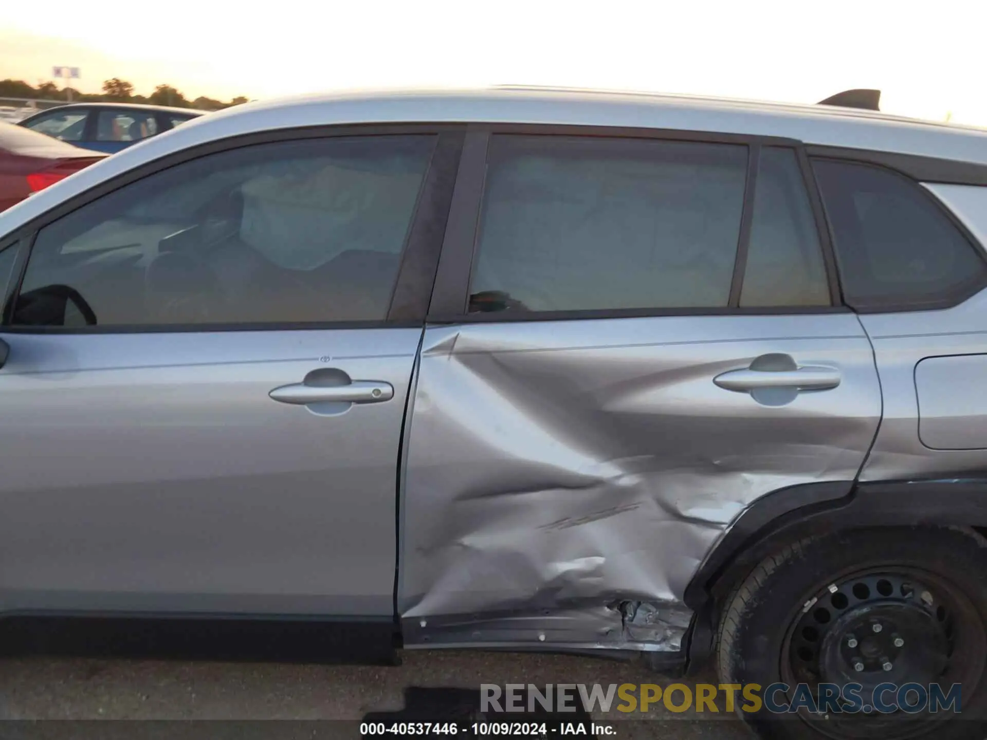 14 Photograph of a damaged car 7MUAAAAG3NV022006 TOYOTA COROLLA CROSS 2022