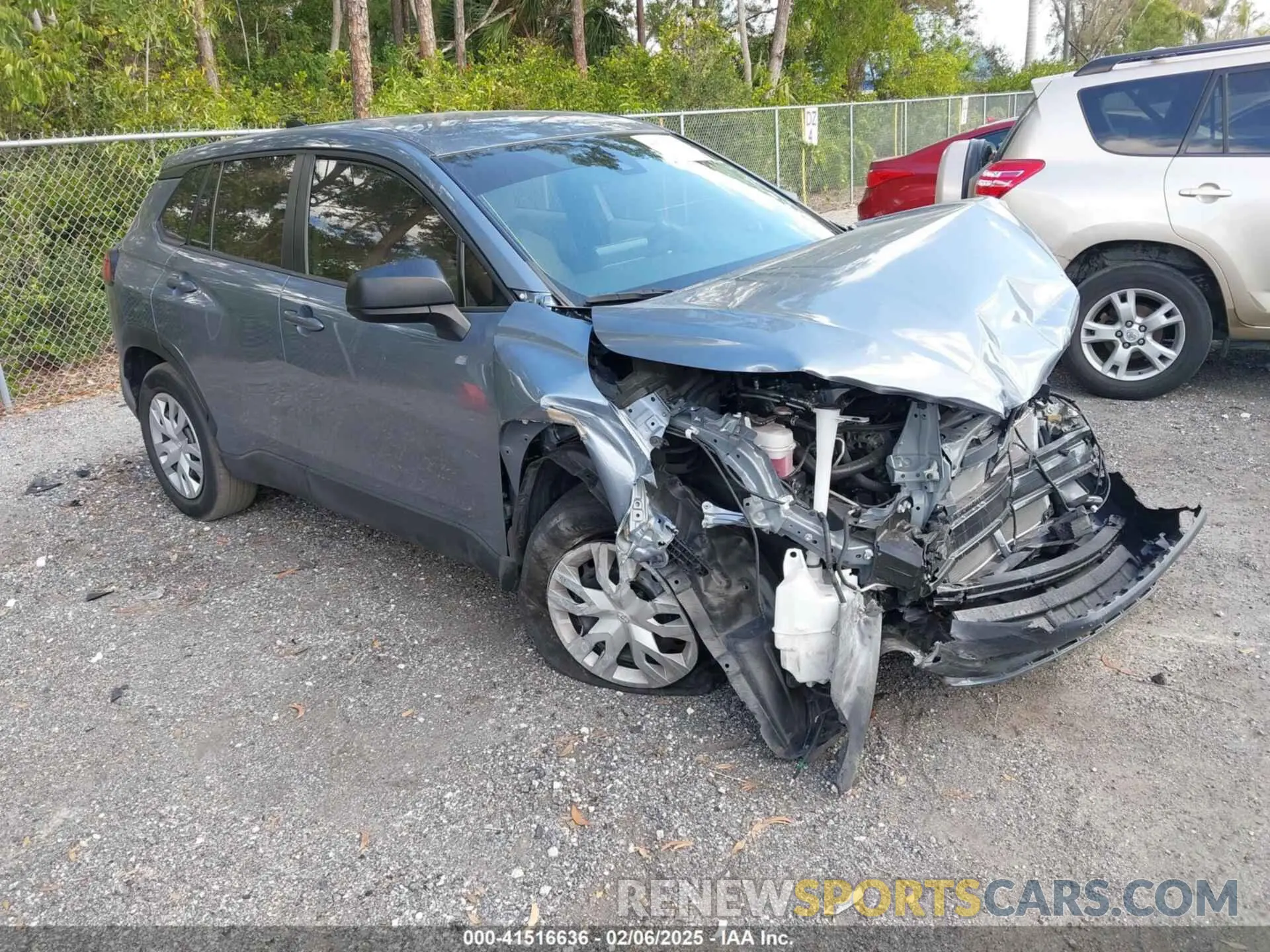 1 Photograph of a damaged car 7MUAAAAG4NV023780 TOYOTA COROLLA CROSS 2022