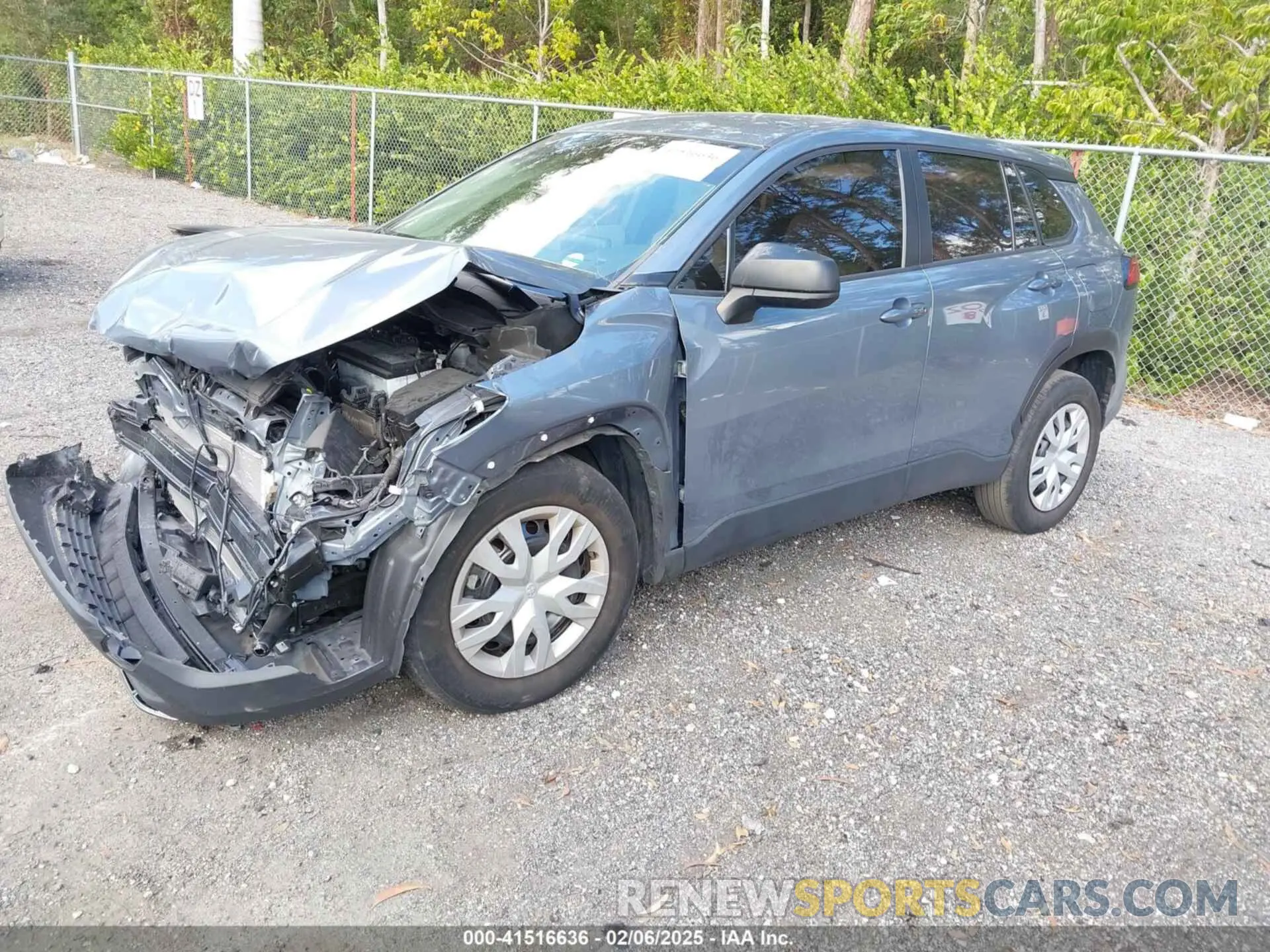 2 Photograph of a damaged car 7MUAAAAG4NV023780 TOYOTA COROLLA CROSS 2022