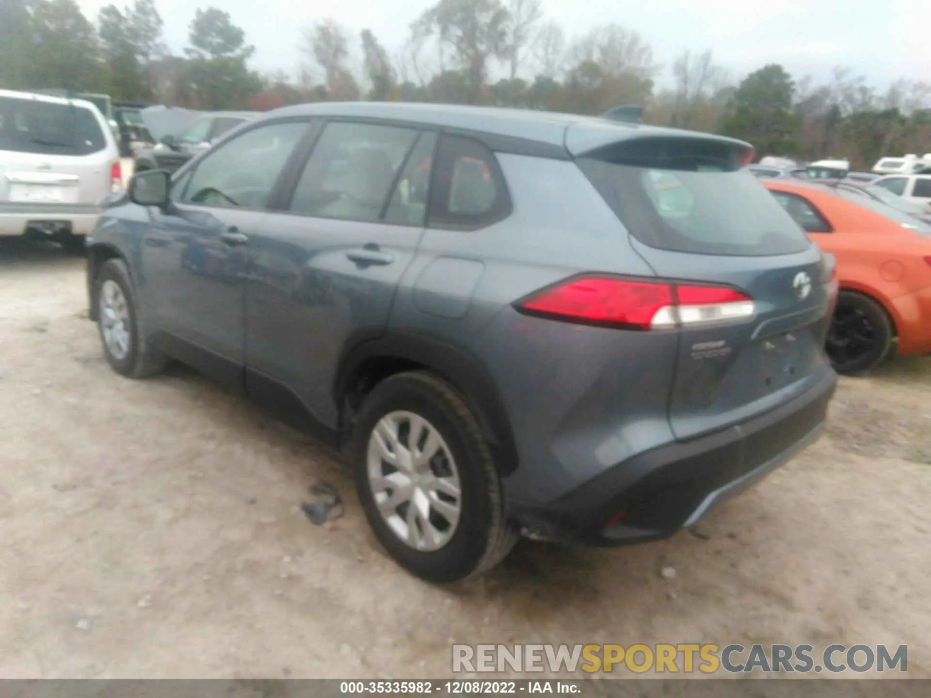 3 Photograph of a damaged car 7MUAAAAG5NV025635 TOYOTA COROLLA CROSS 2022