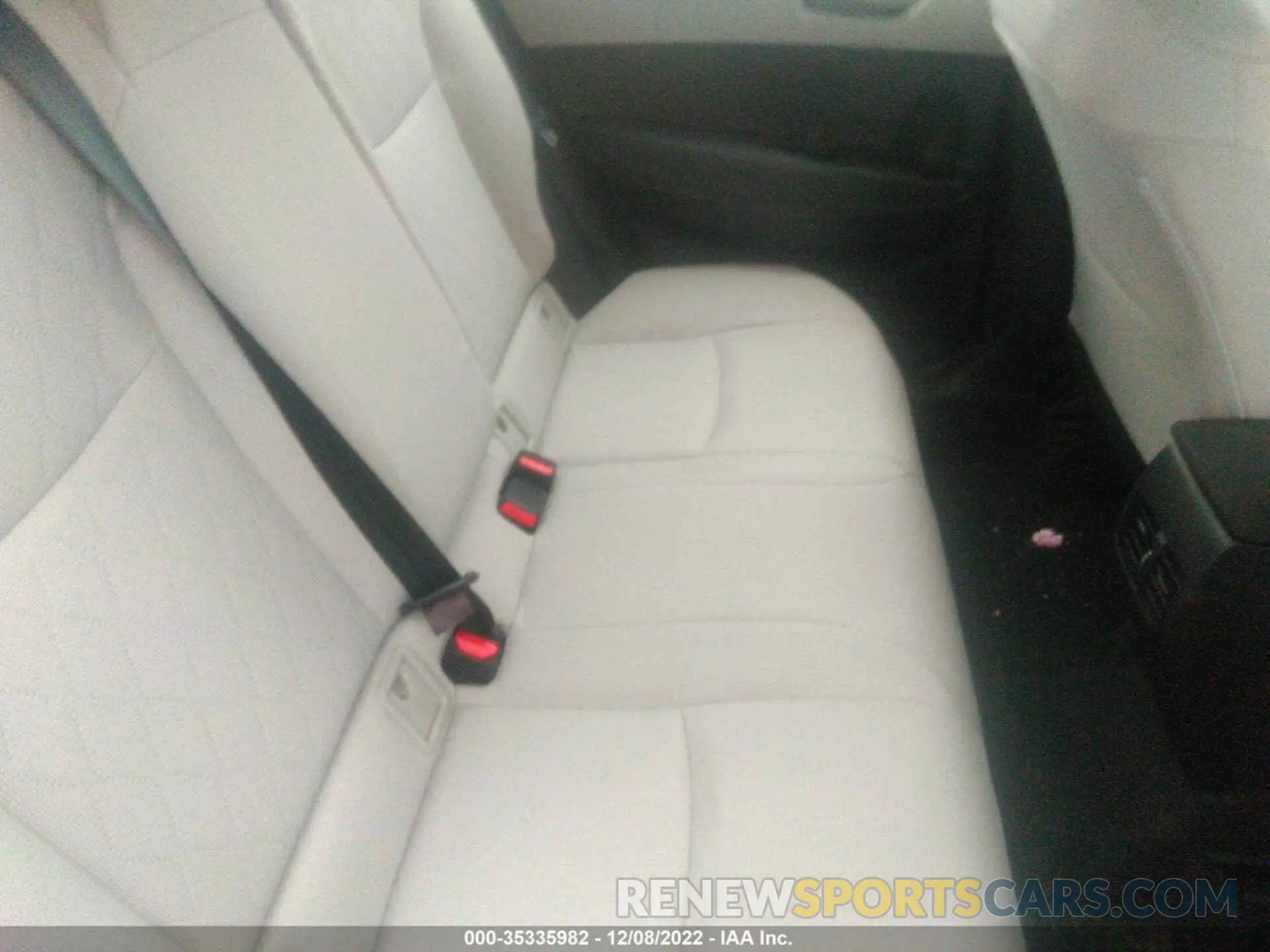 8 Photograph of a damaged car 7MUAAAAG5NV025635 TOYOTA COROLLA CROSS 2022