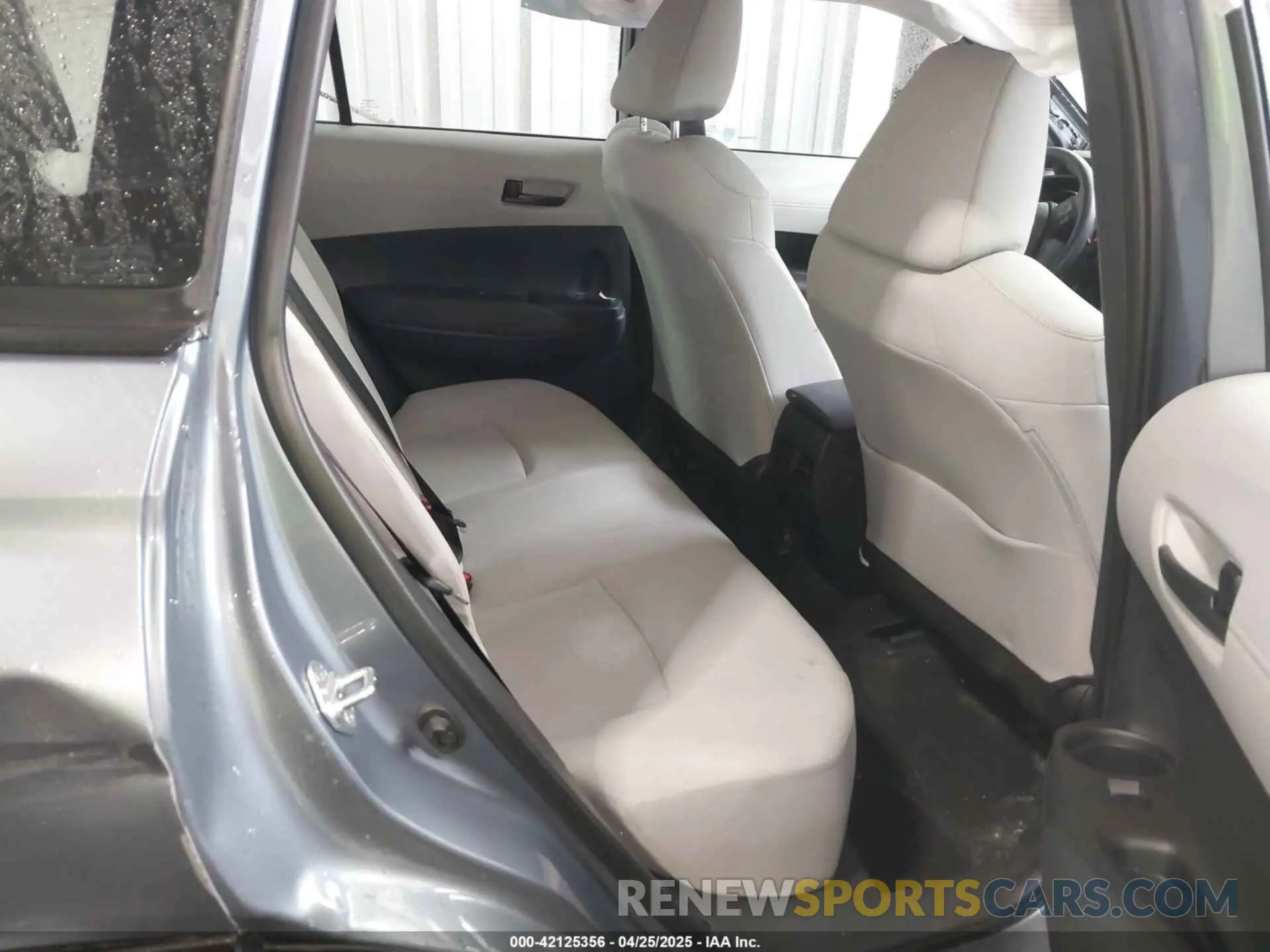 8 Фотография поврежденного автомобиля 7MUAAAAG9NV034659 TOYOTA COROLLA CROSS 2022