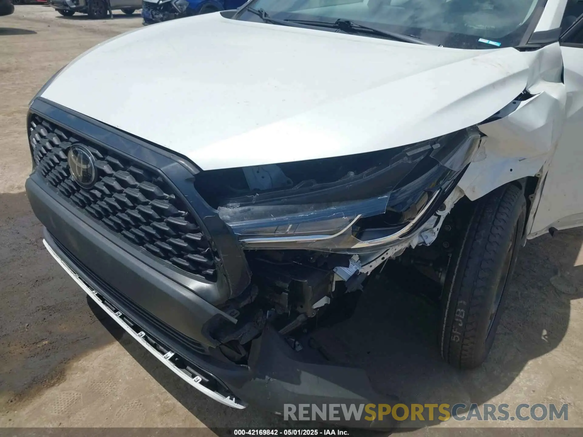 6 Photograph of a damaged car 7MUAAAAGXNV019426 TOYOTA COROLLA CROSS 2022