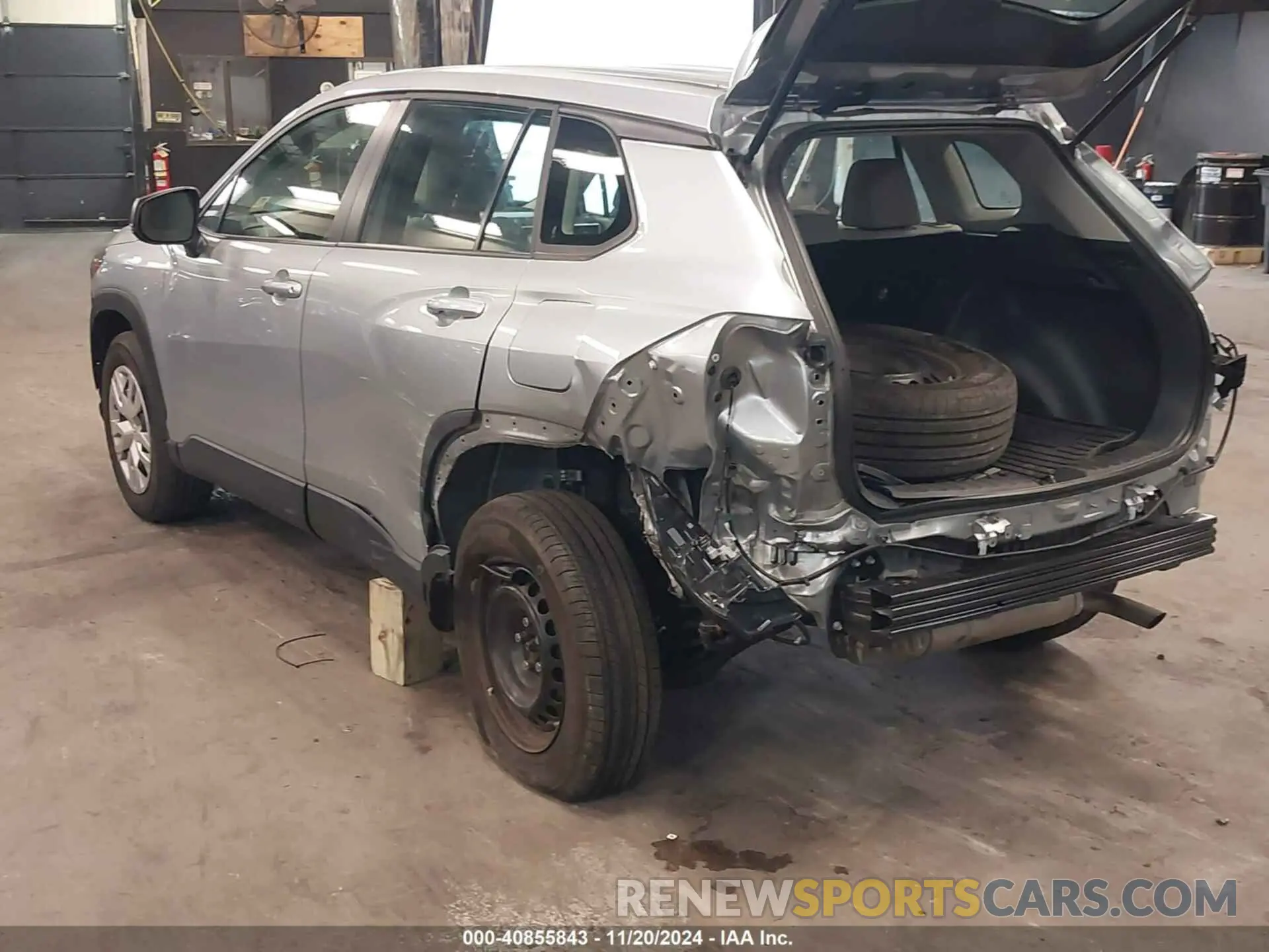 3 Photograph of a damaged car 7MUAAABG6NV023617 TOYOTA COROLLA CROSS 2022