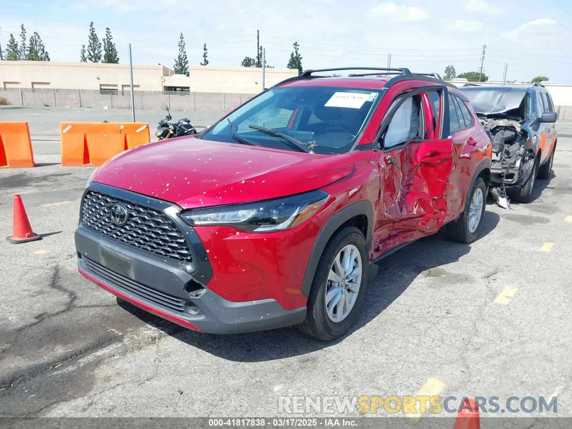 2 Photograph of a damaged car 7MUBAAAG0NV006009 TOYOTA COROLLA CROSS 2022