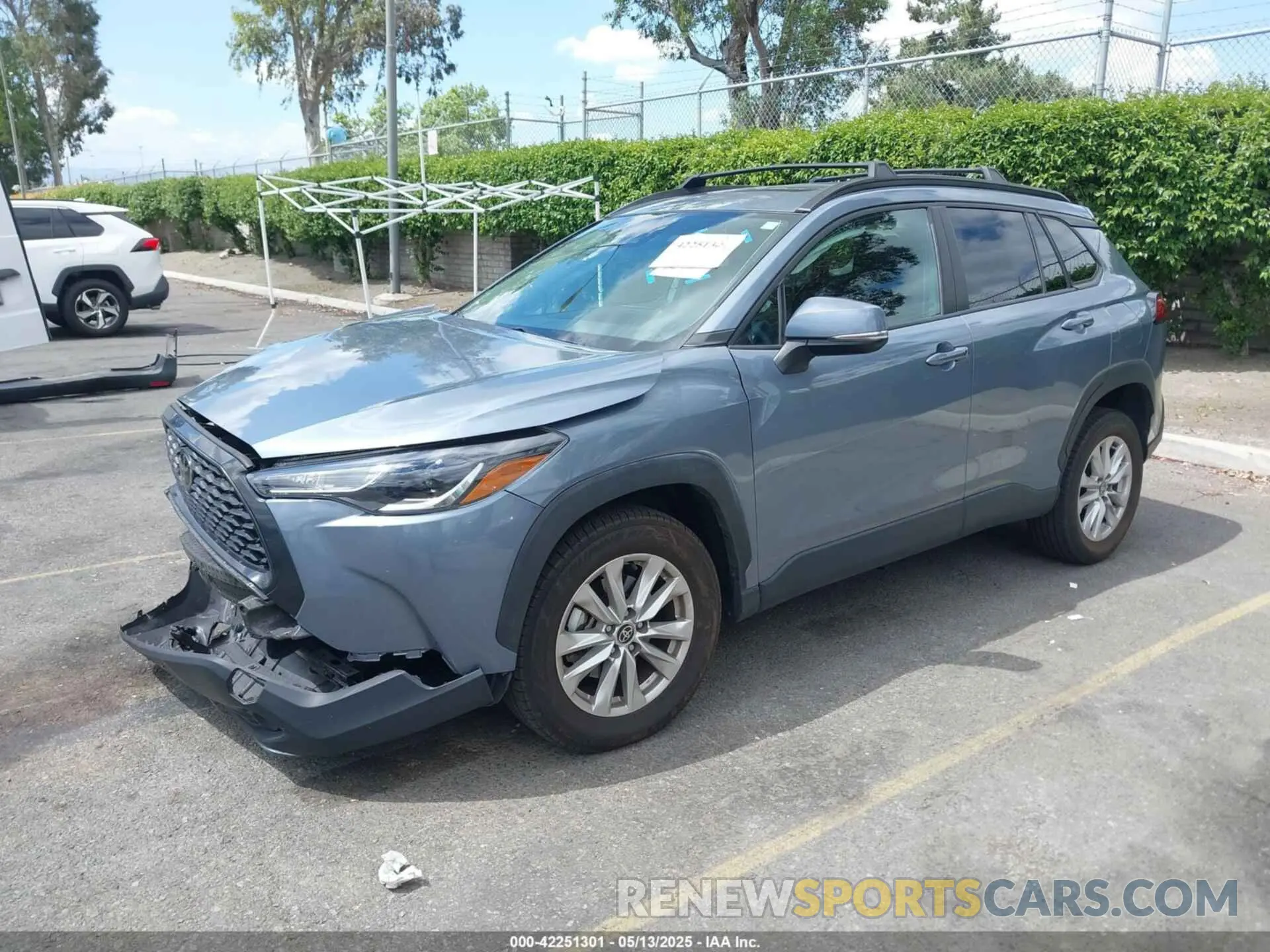 2 Photograph of a damaged car 7MUBAAAG1NV004852 TOYOTA COROLLA CROSS 2022