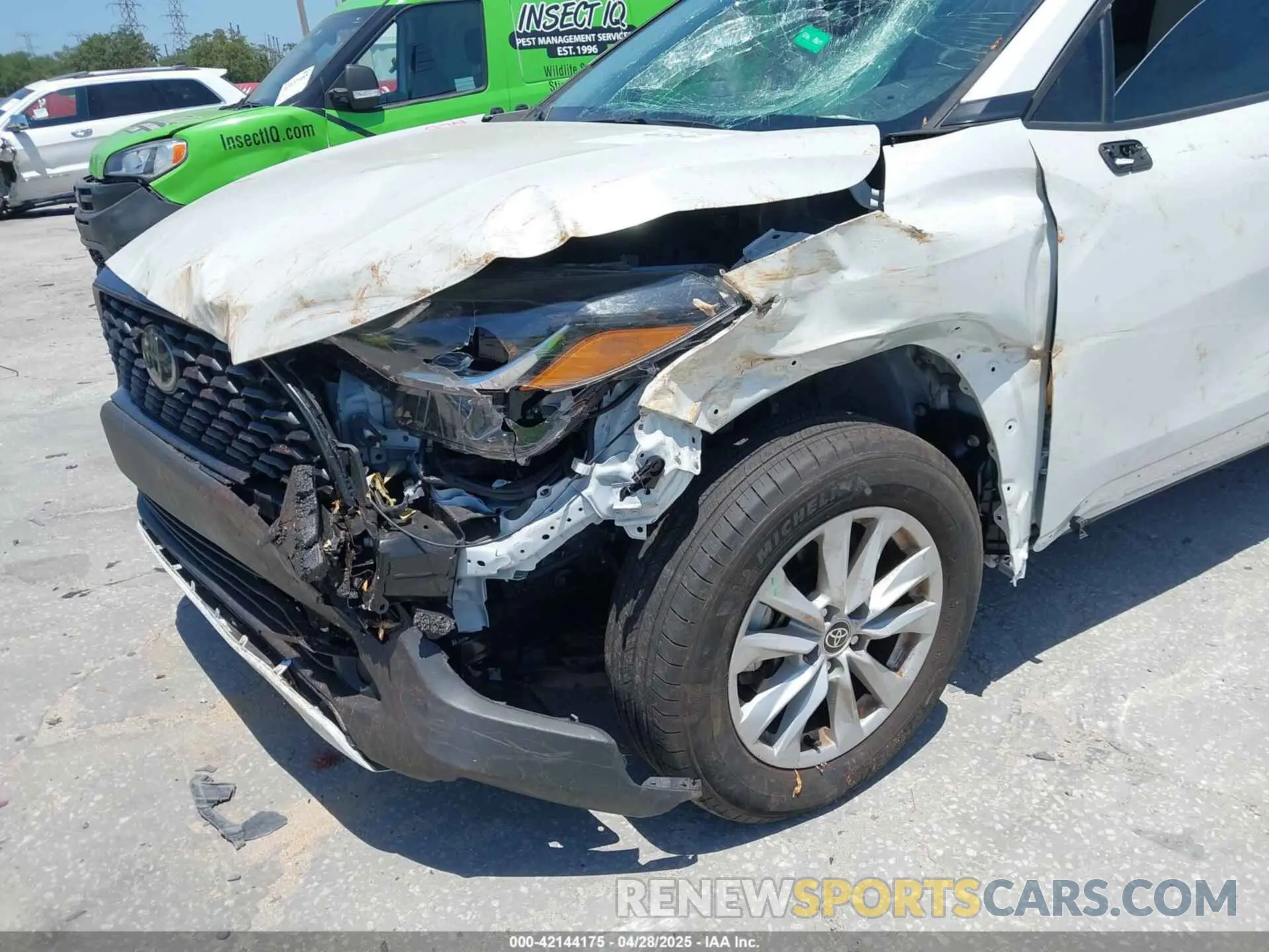 6 Фотография поврежденного автомобиля 7MUBAAAG5NV028801 TOYOTA COROLLA CROSS 2022