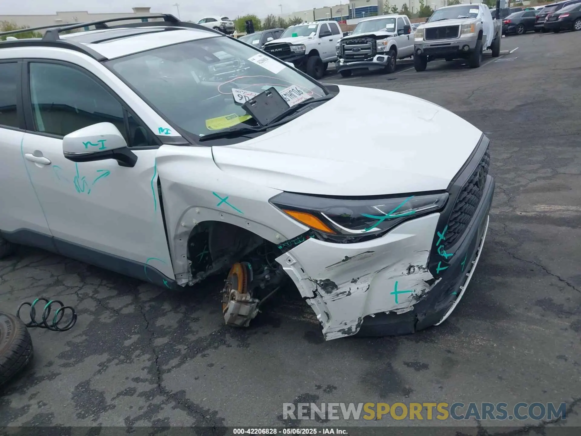6 Photograph of a damaged car 7MUBAABG2NV030200 TOYOTA COROLLA CROSS 2022